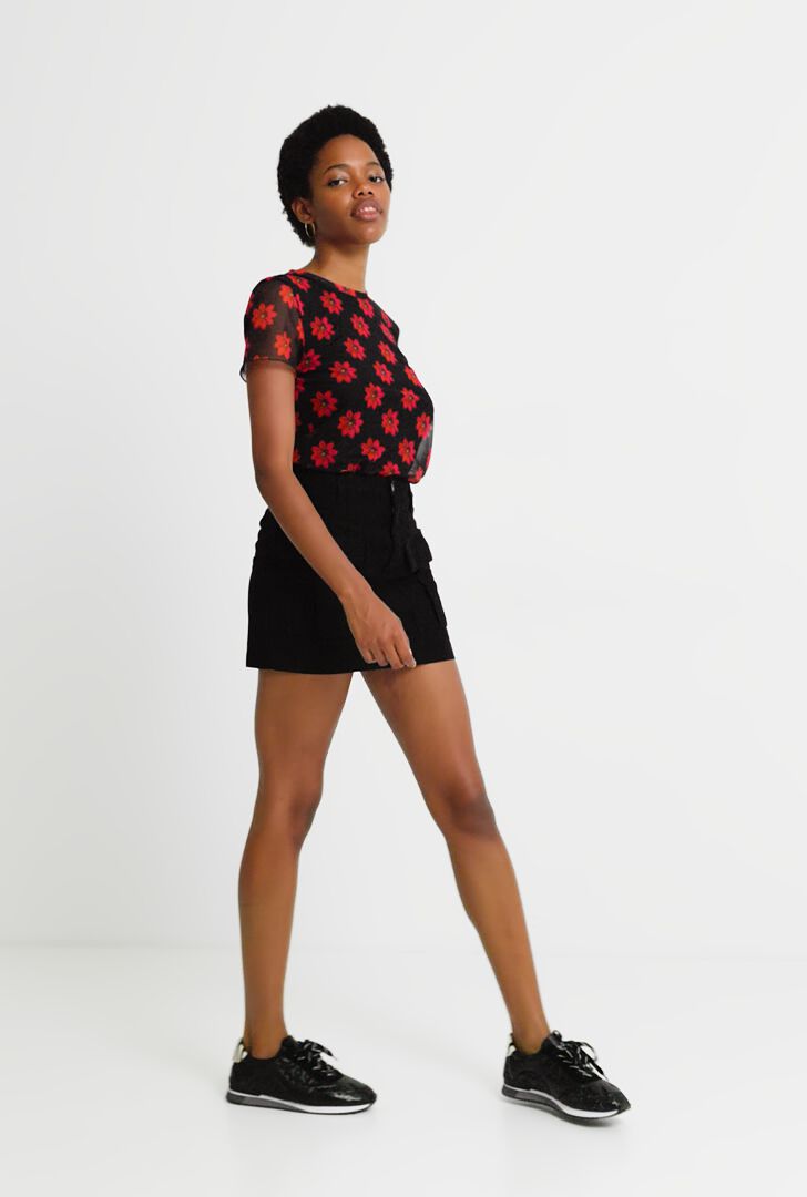 Falda corta slim