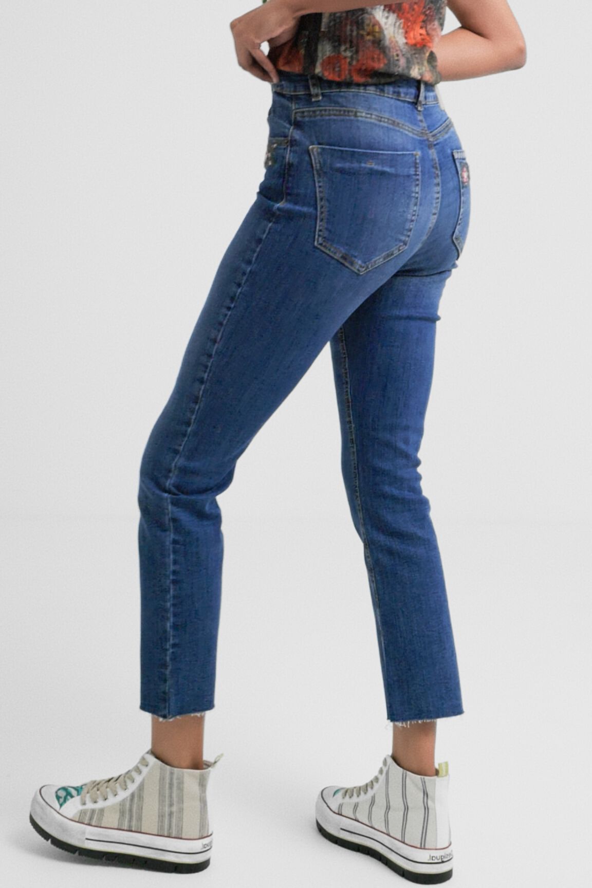 Vaquero Flare cropped
