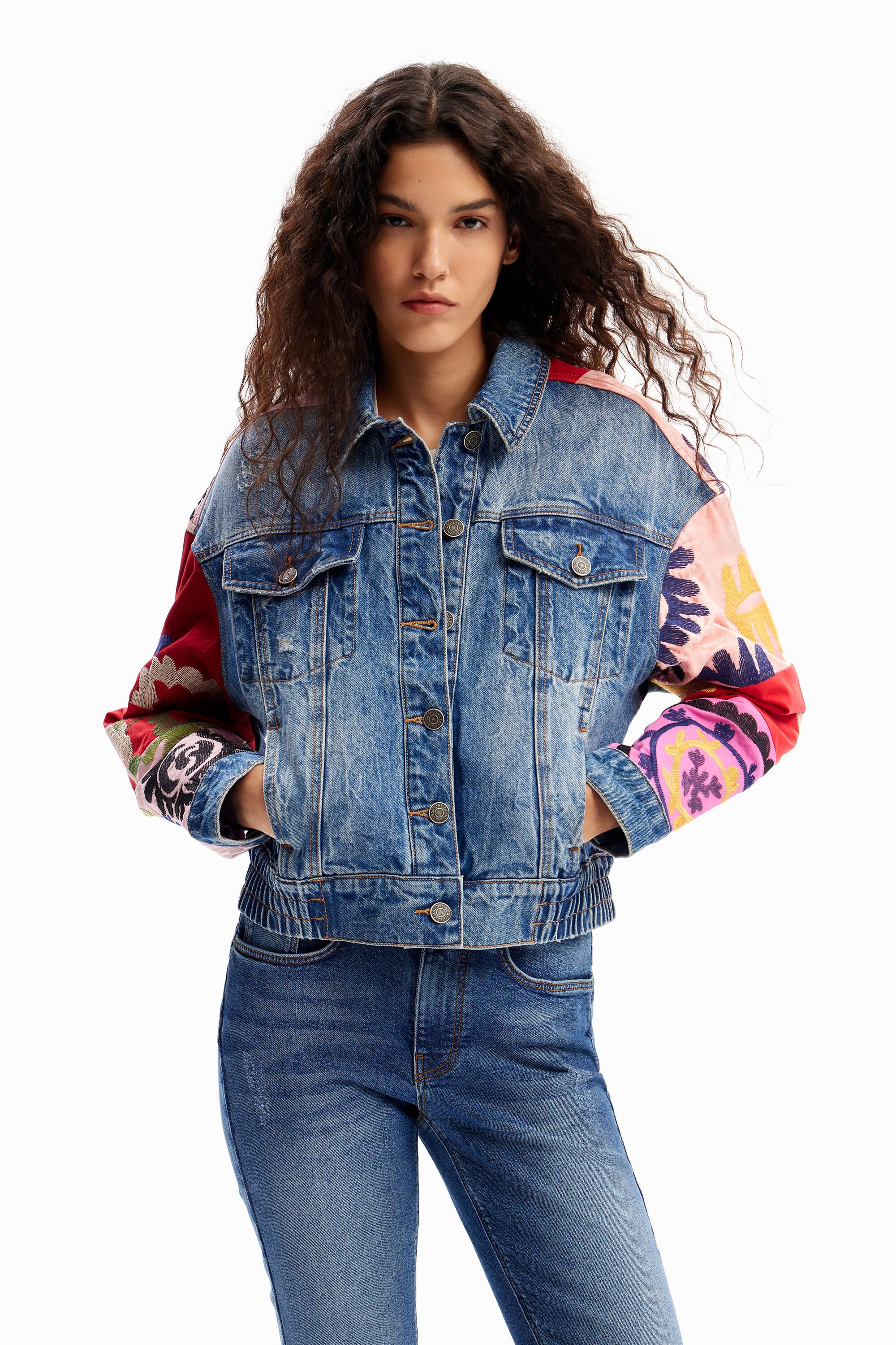 Chaqueta vaquera corta patch