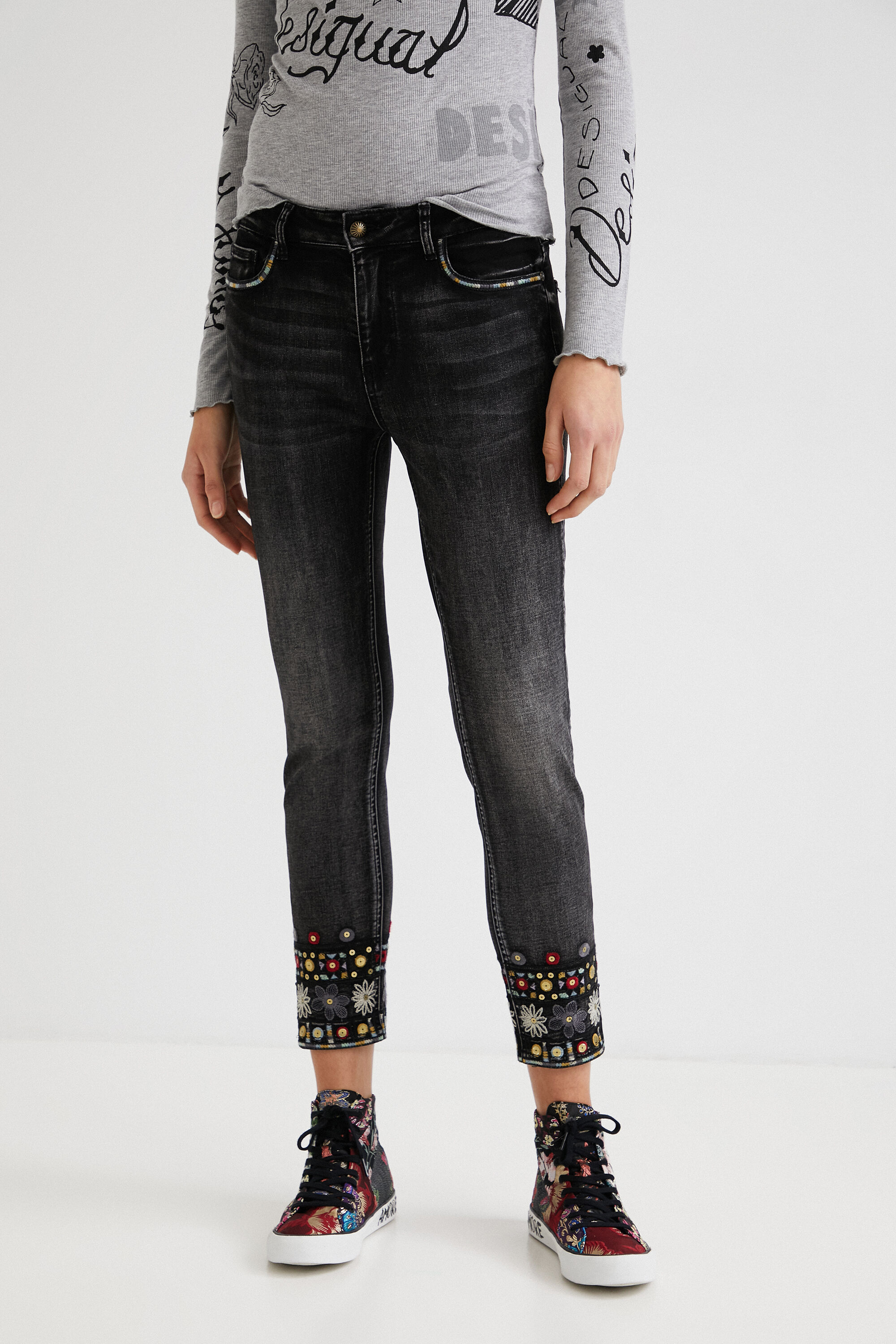 Pantal&oacute;n vaquero skinny tobillero