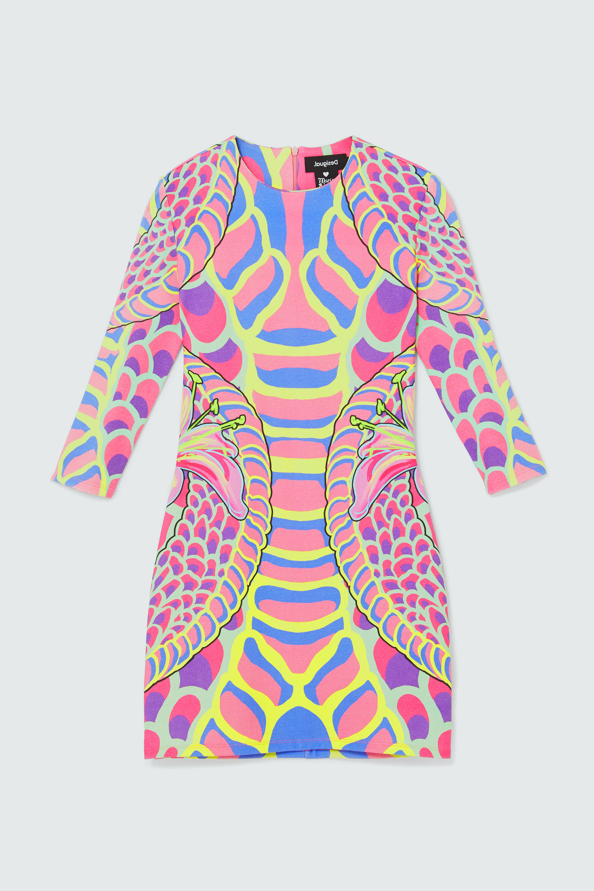 Vestido slim corto manga 3/4