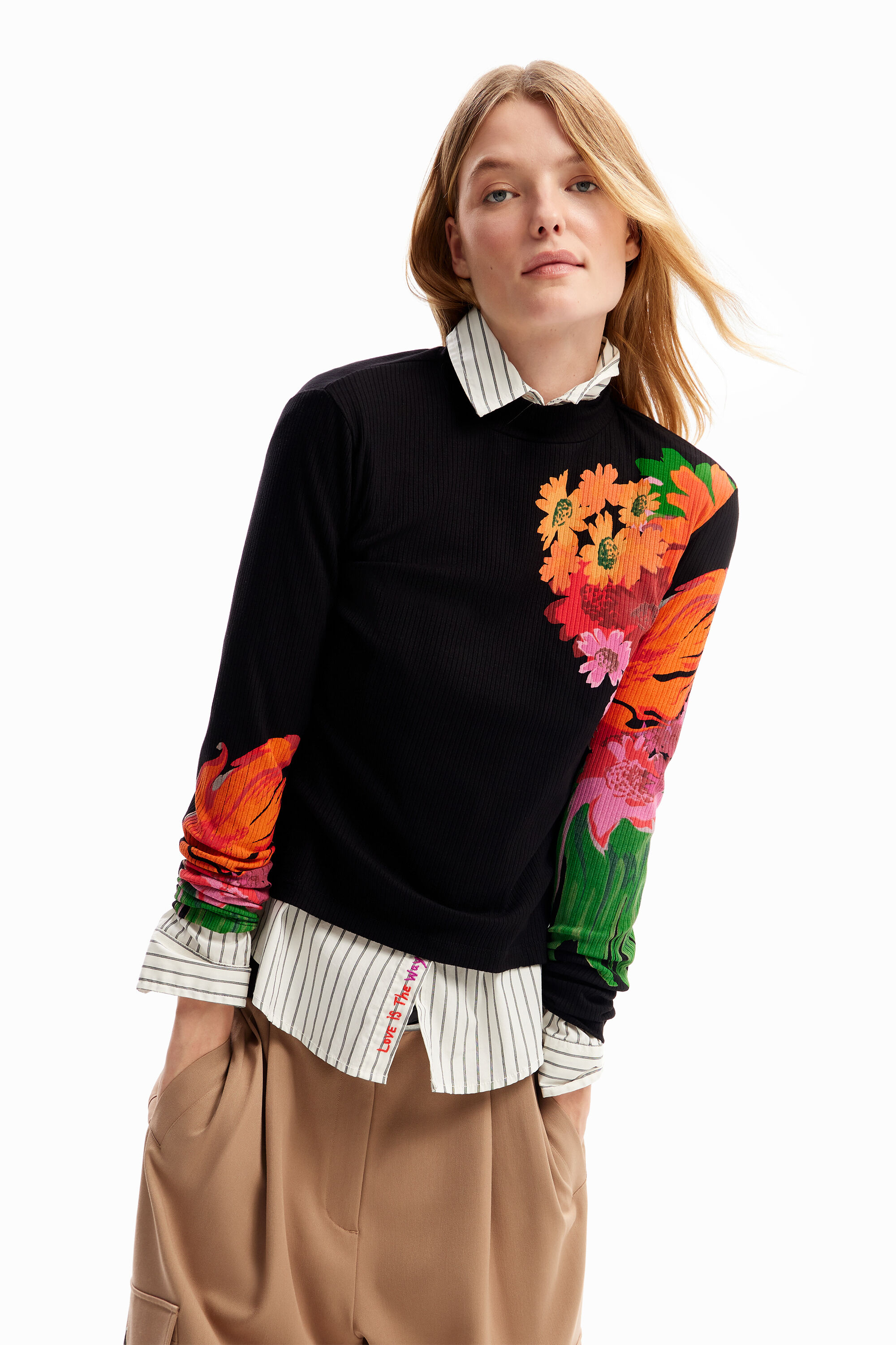 Camiseta canal&eacute; flores
