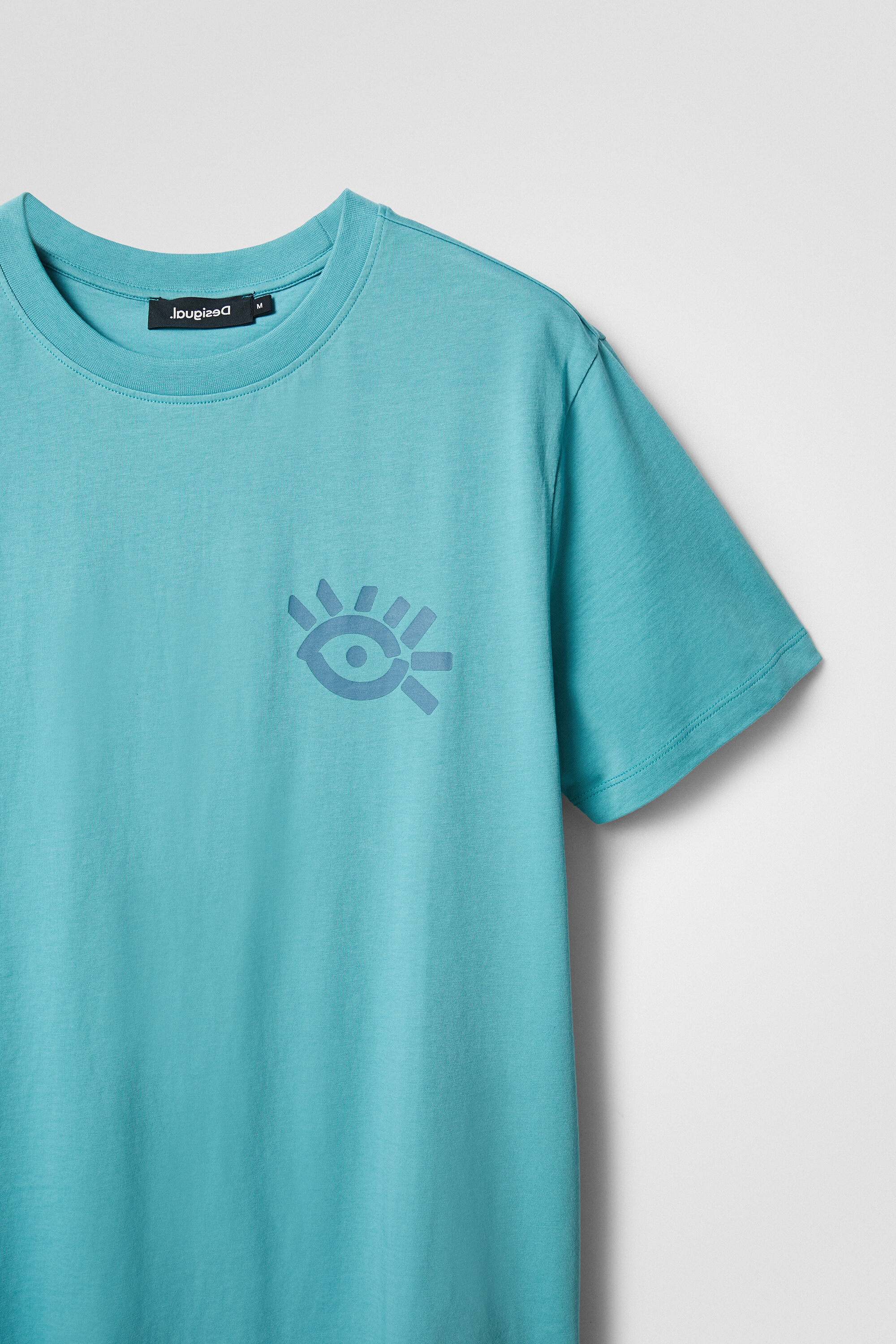 Camiseta manga corta ojo