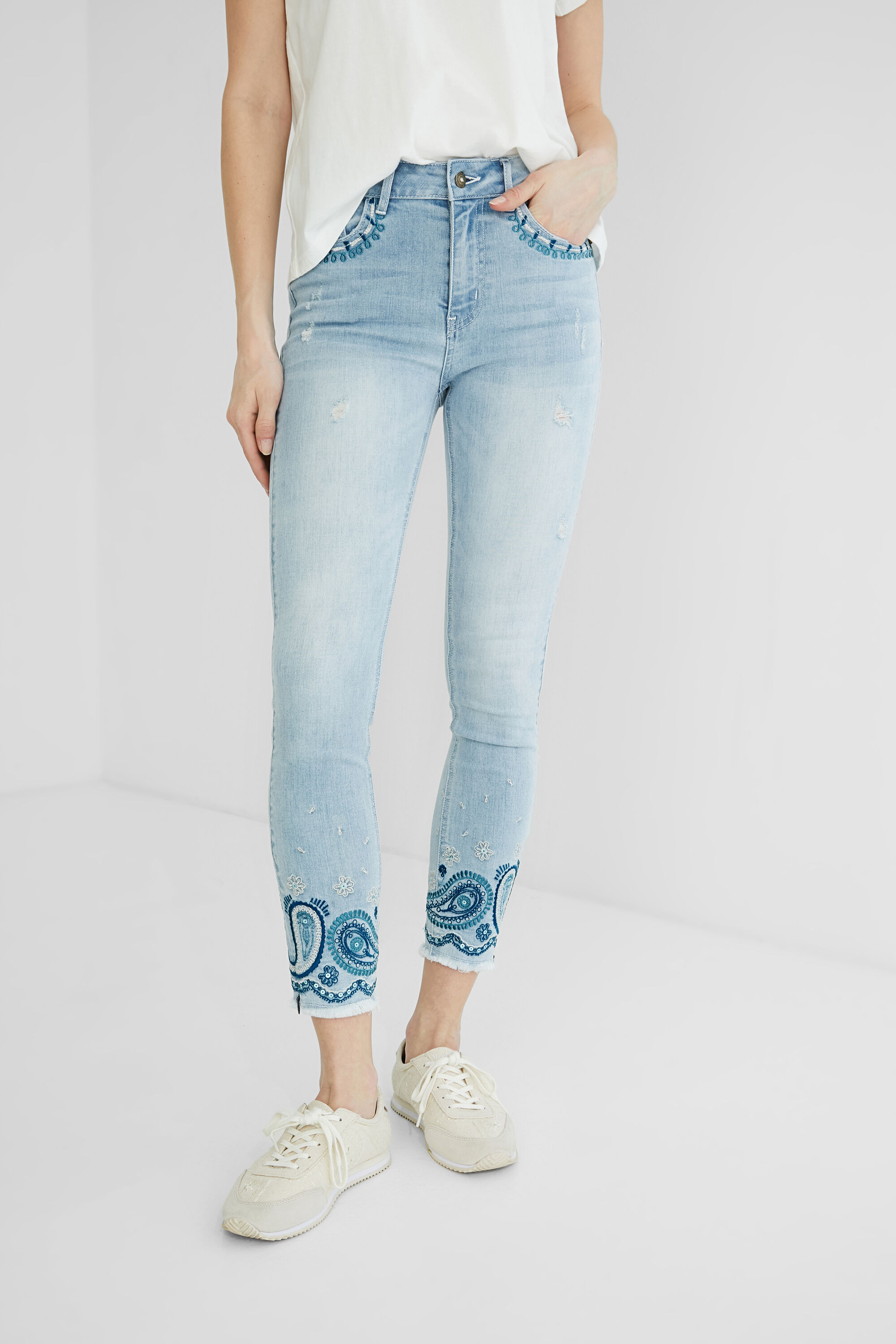 Pantal&oacute;n vaquero skinny tobillero