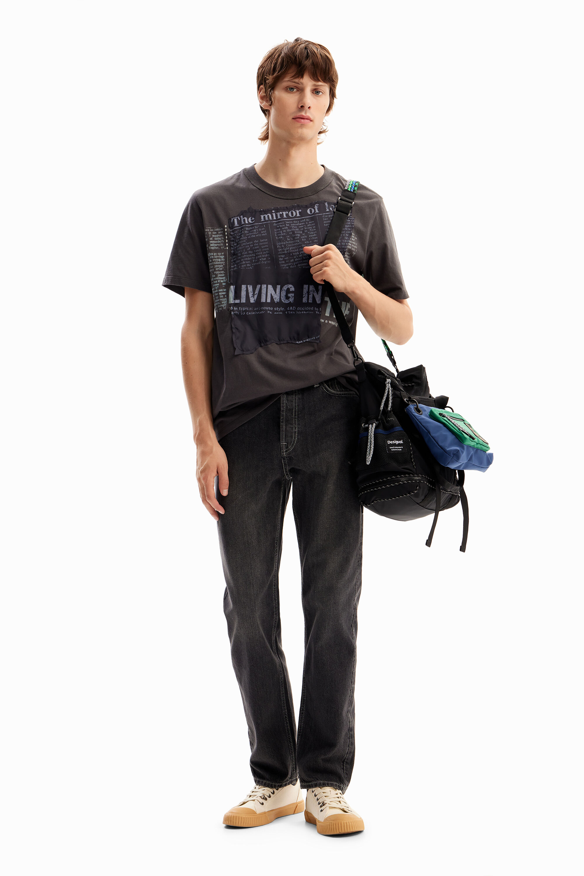 Camiseta parche peri&oacute;dico