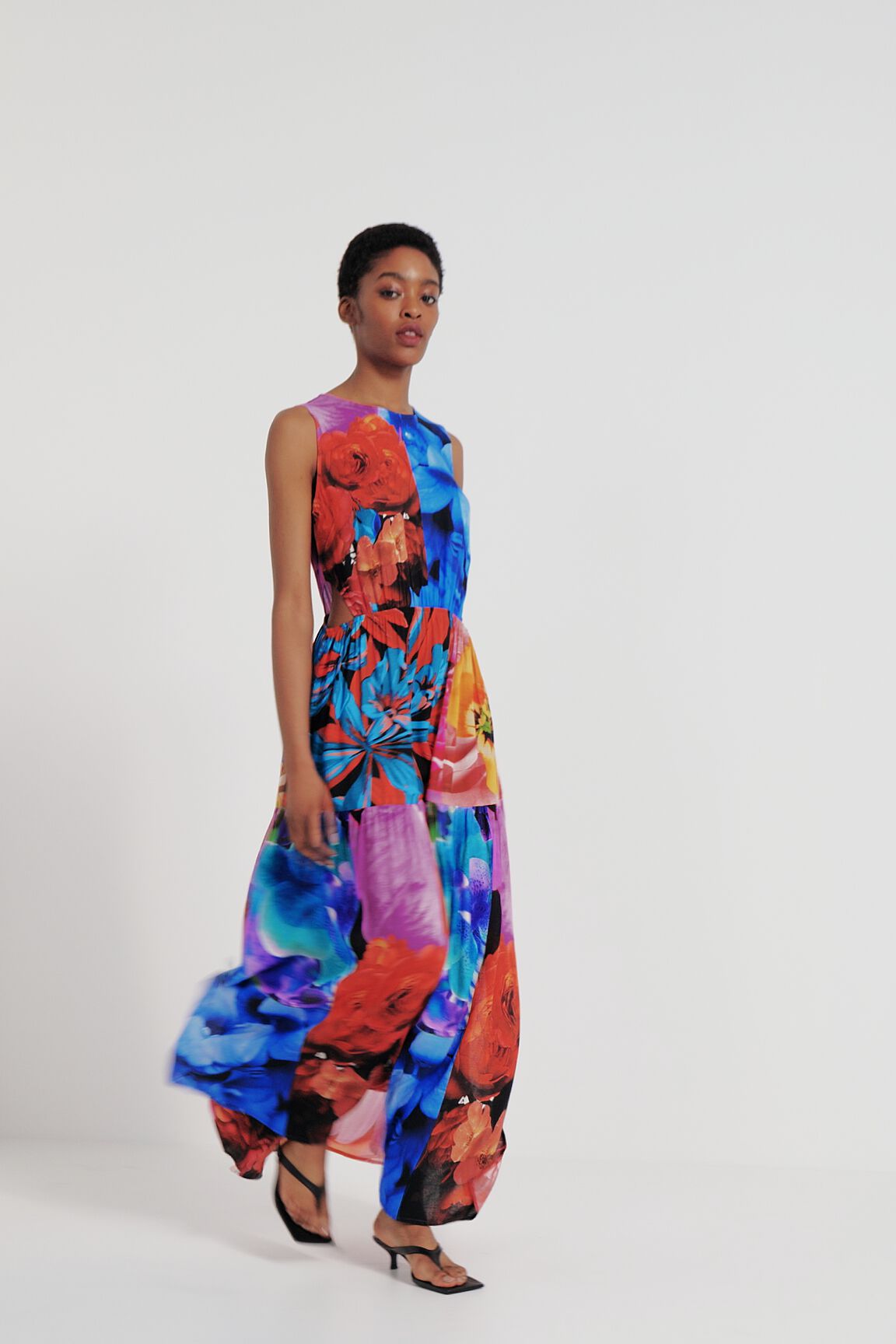 Vestido cut-out floral