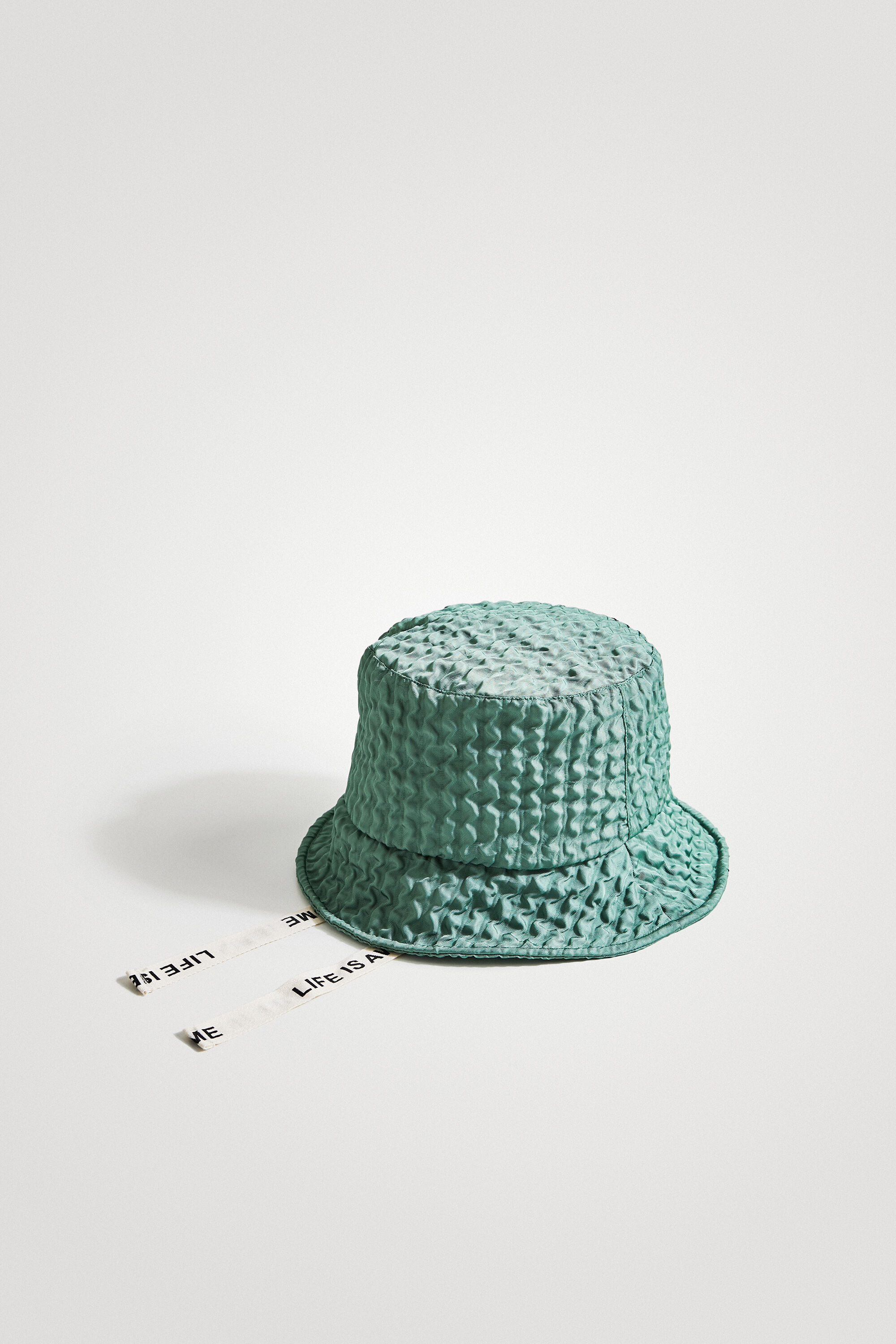 Gorro bucket cintas
