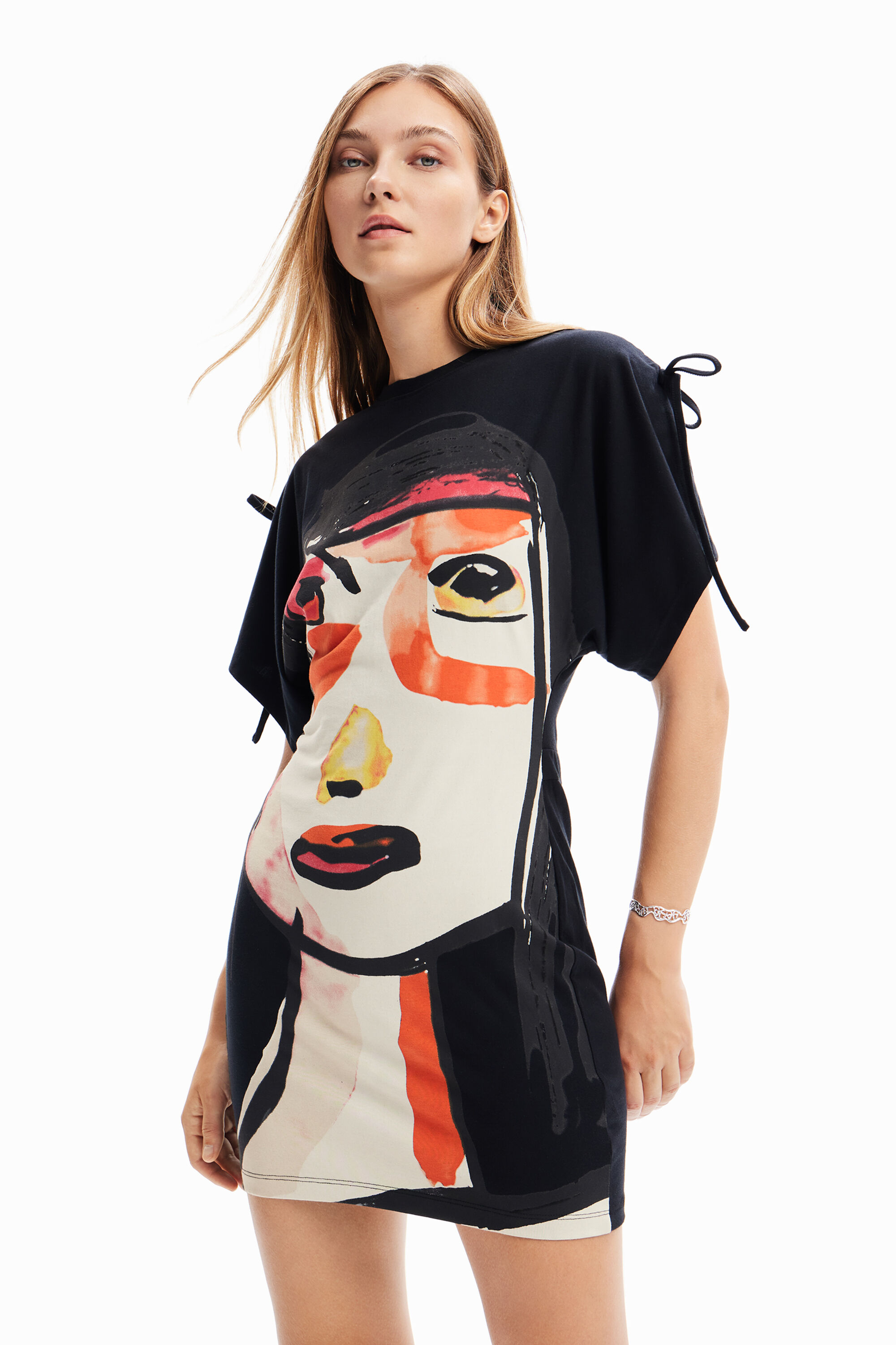 Vestido mini cara arty
