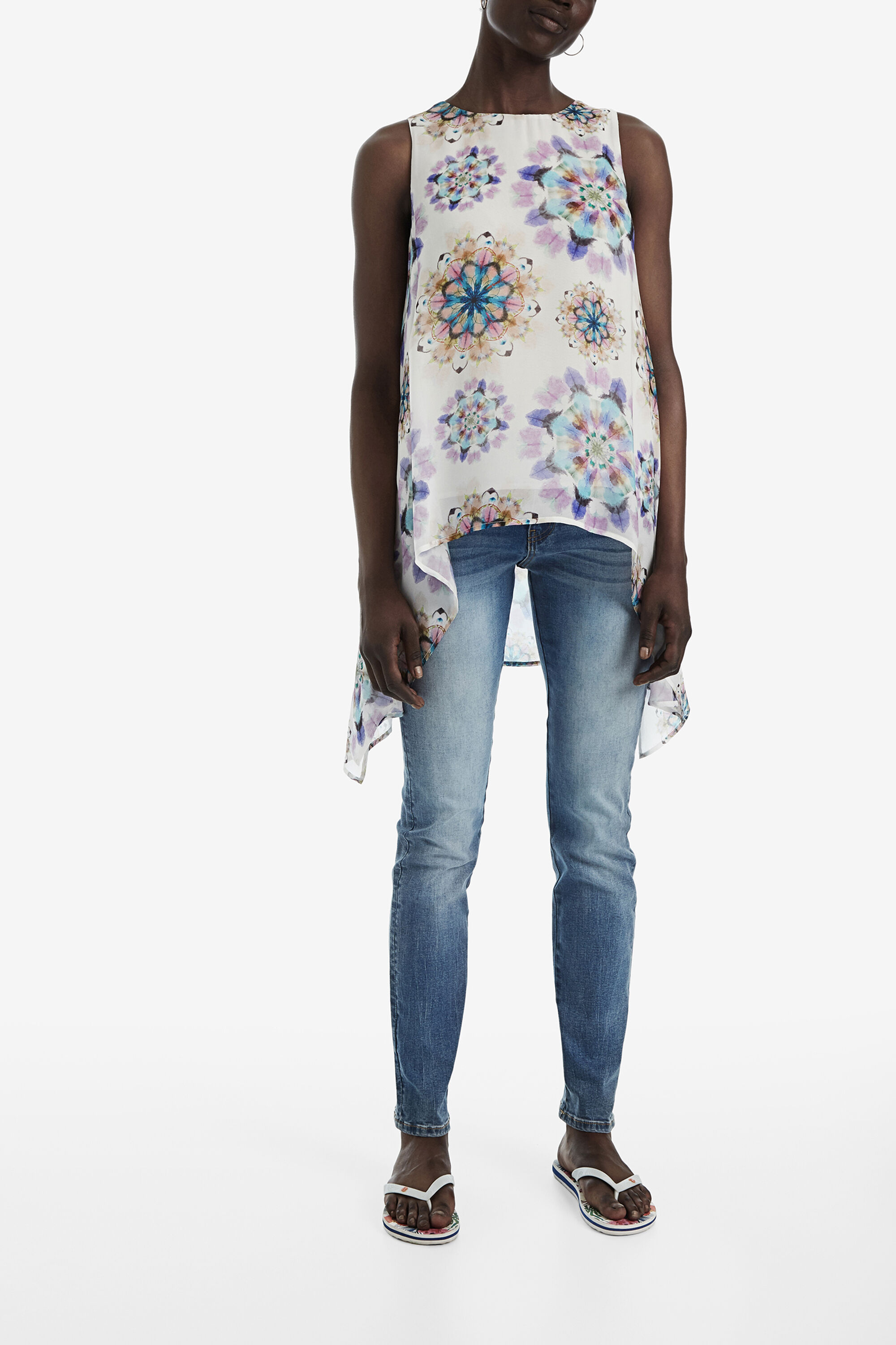 Blusa asim&eacute;trica print gal&aacute;ctico