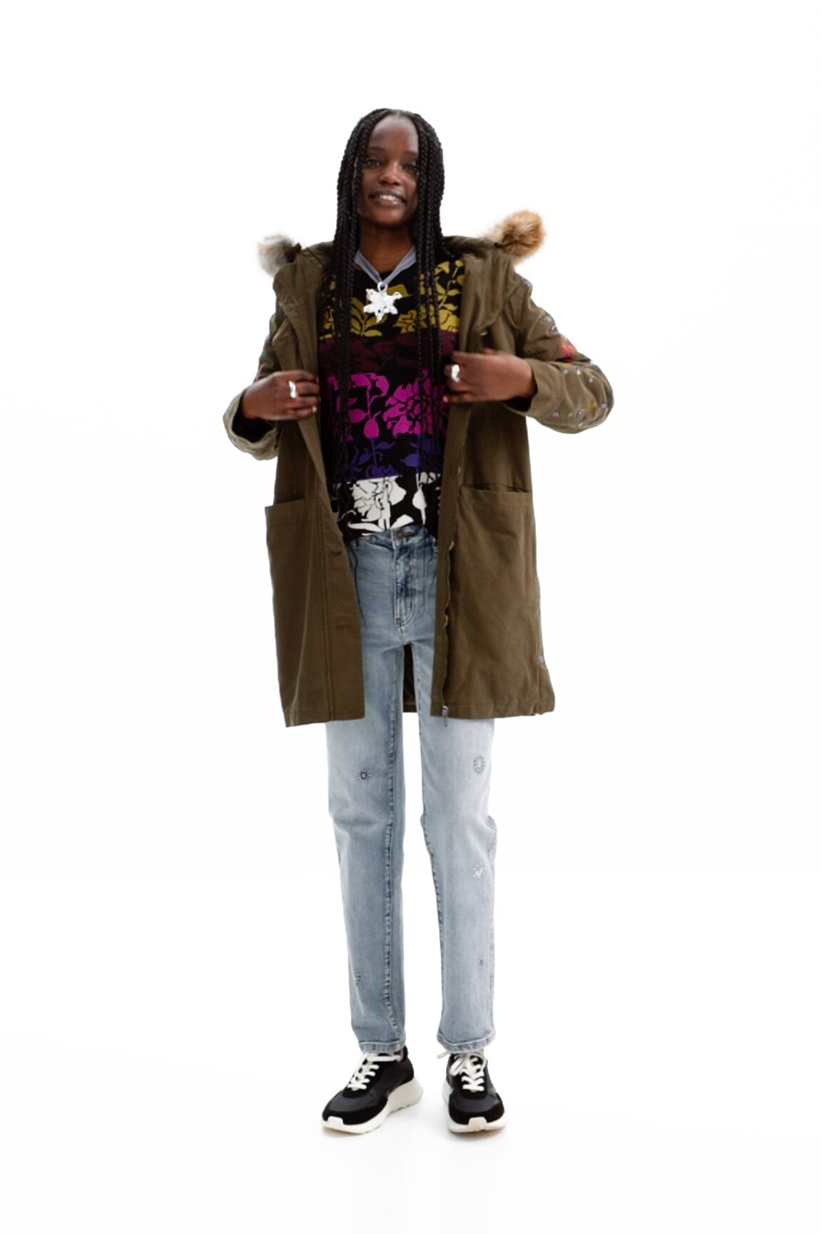 Parka capucha bordados