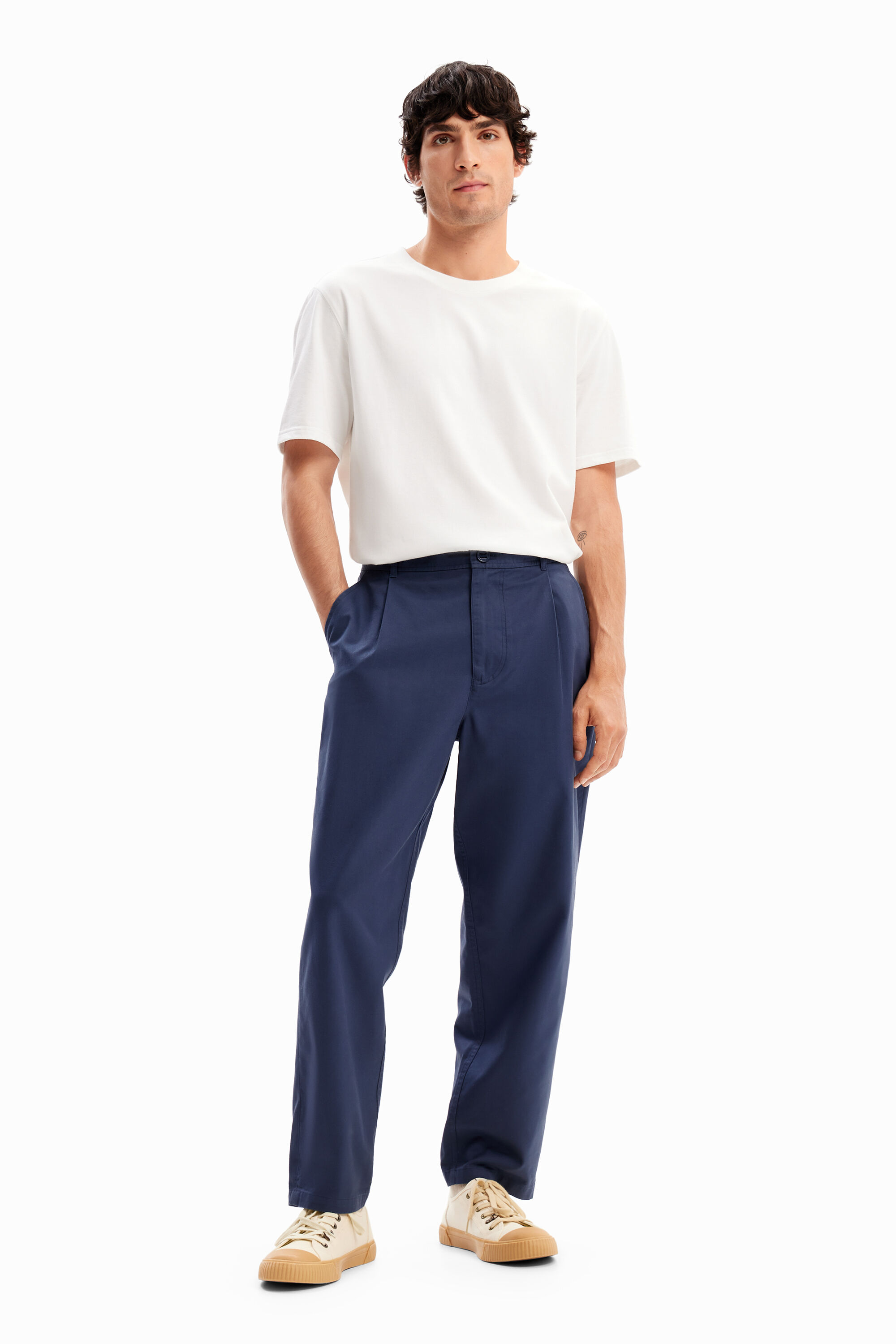 Pantal&oacute;n chino tapered