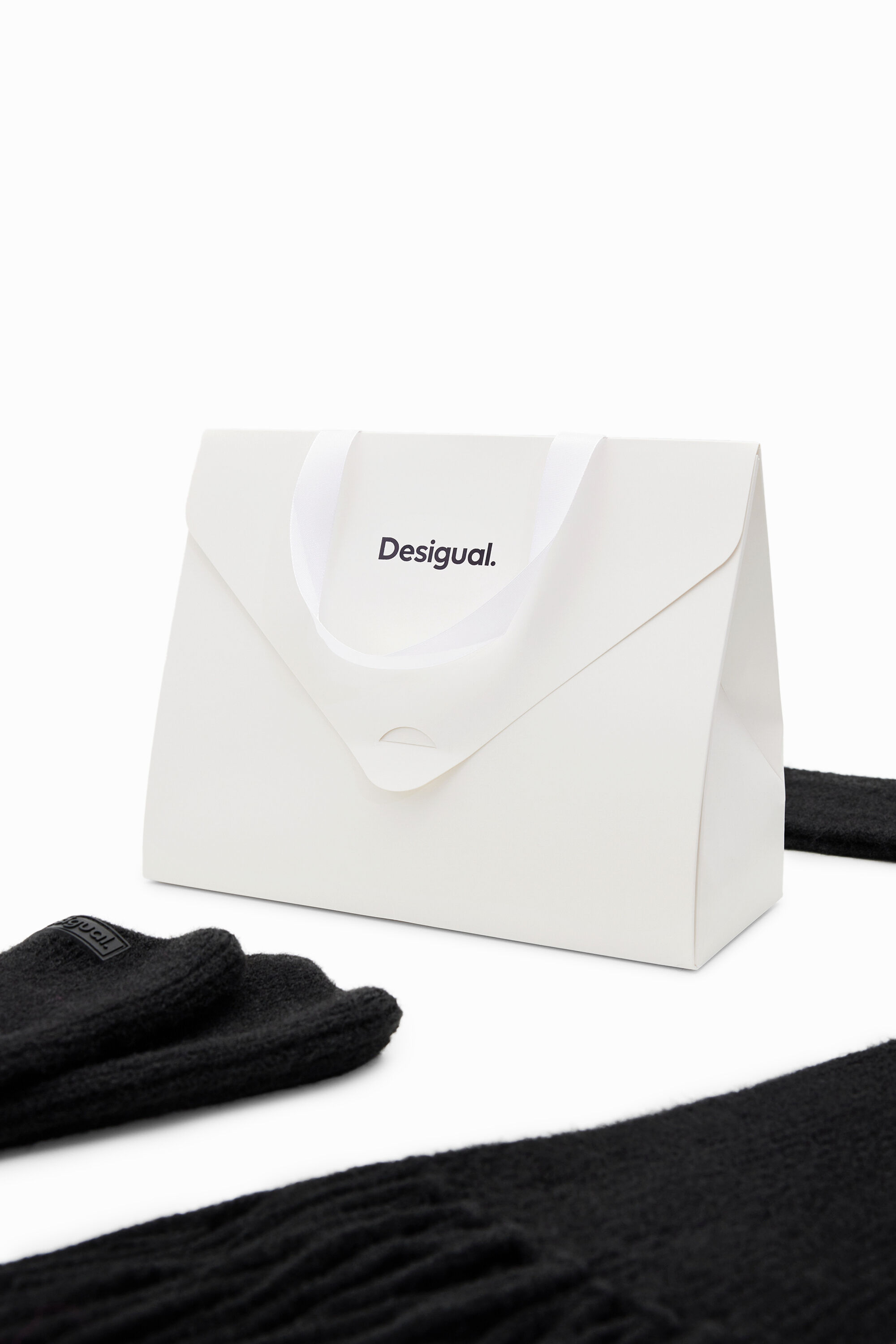 Caja regalo bufanda y guantes con mitones
