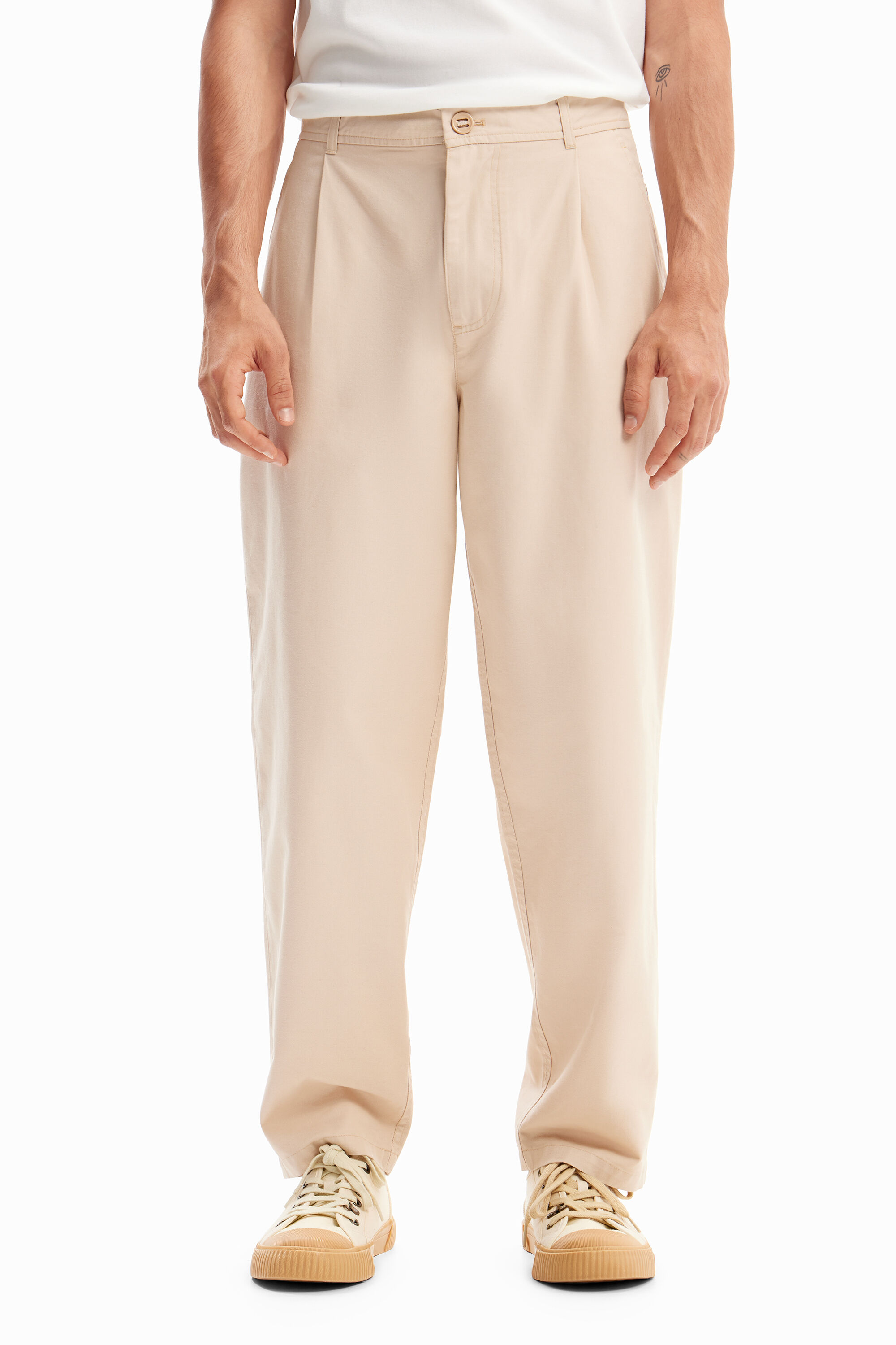 Pantal&oacute;n chino tapered