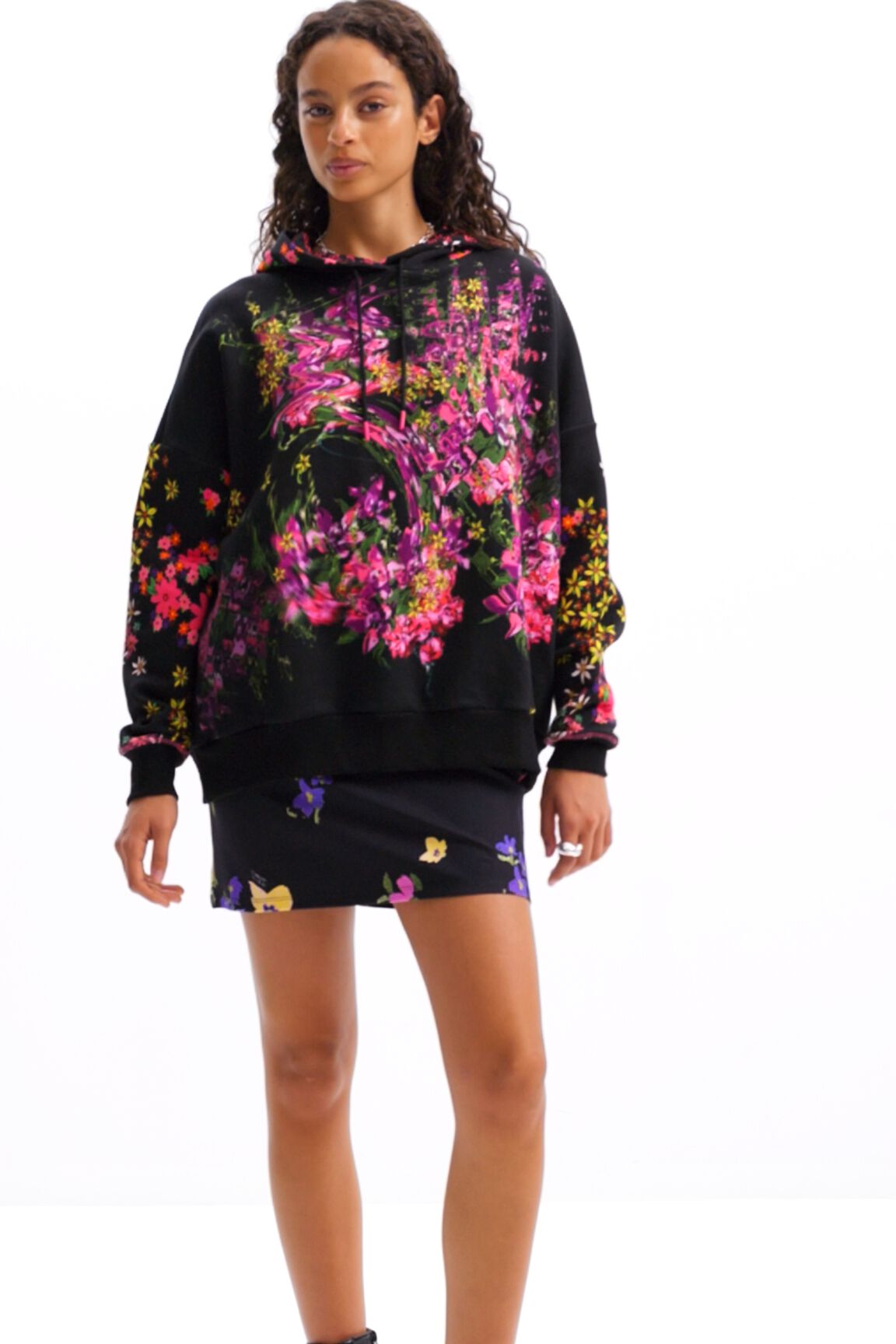 Sudadera oversize flores