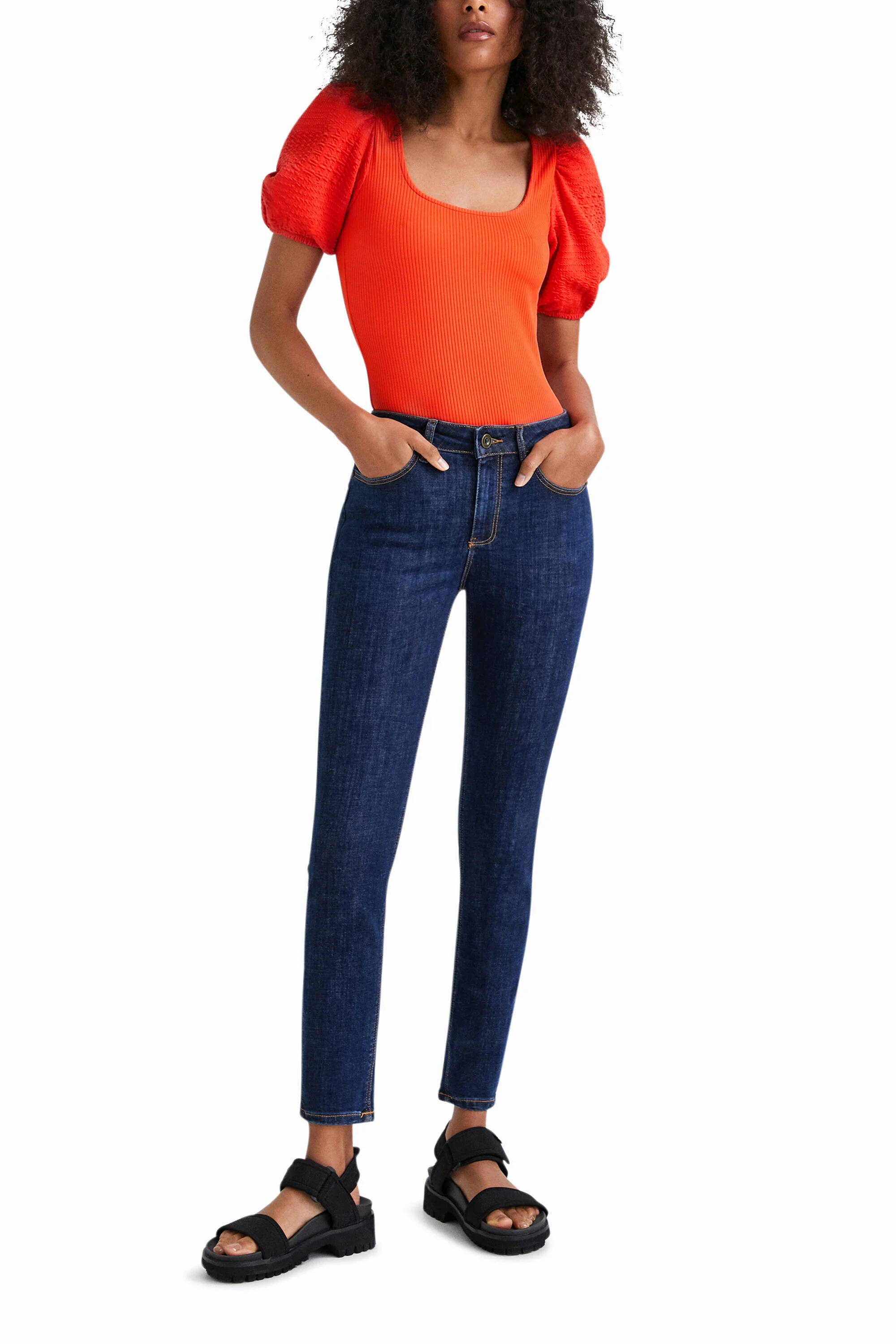 Body slim mangas abullonadas