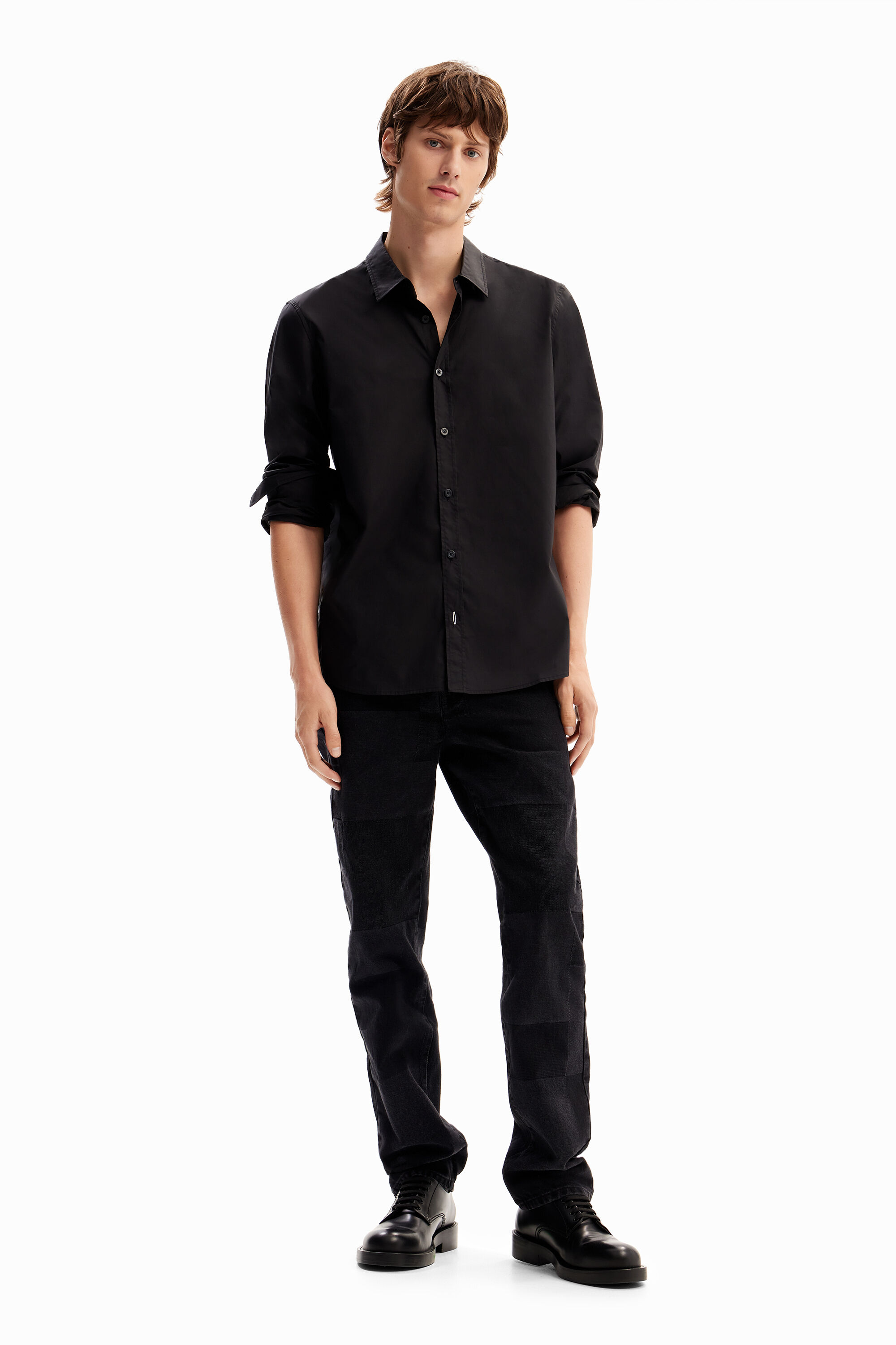 Camisa b&aacute;sica detalles contraste