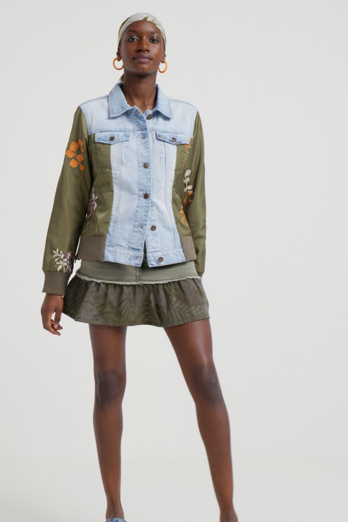 Chaqueta h&iacute;brida denim bomber