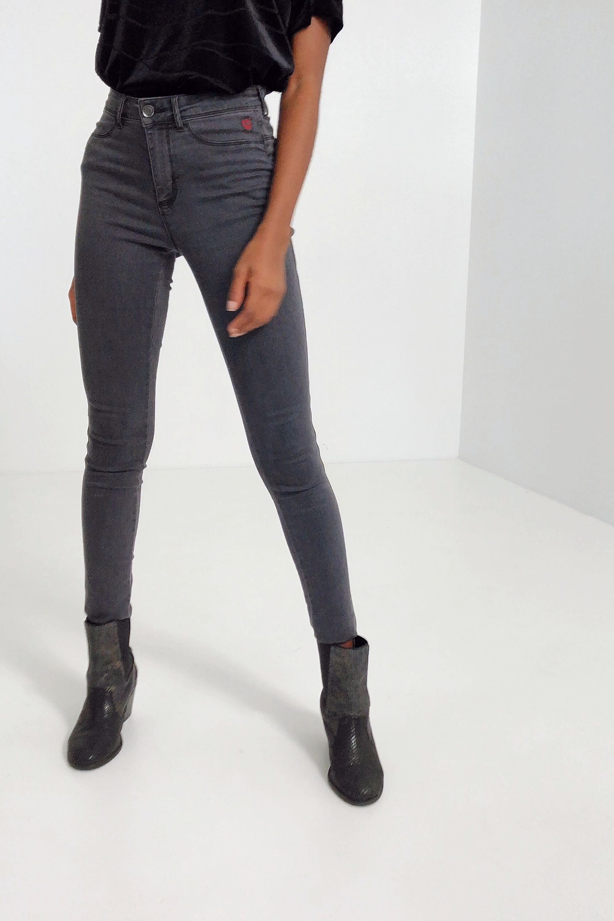Pantal&oacute;n vaquero 2nd skin