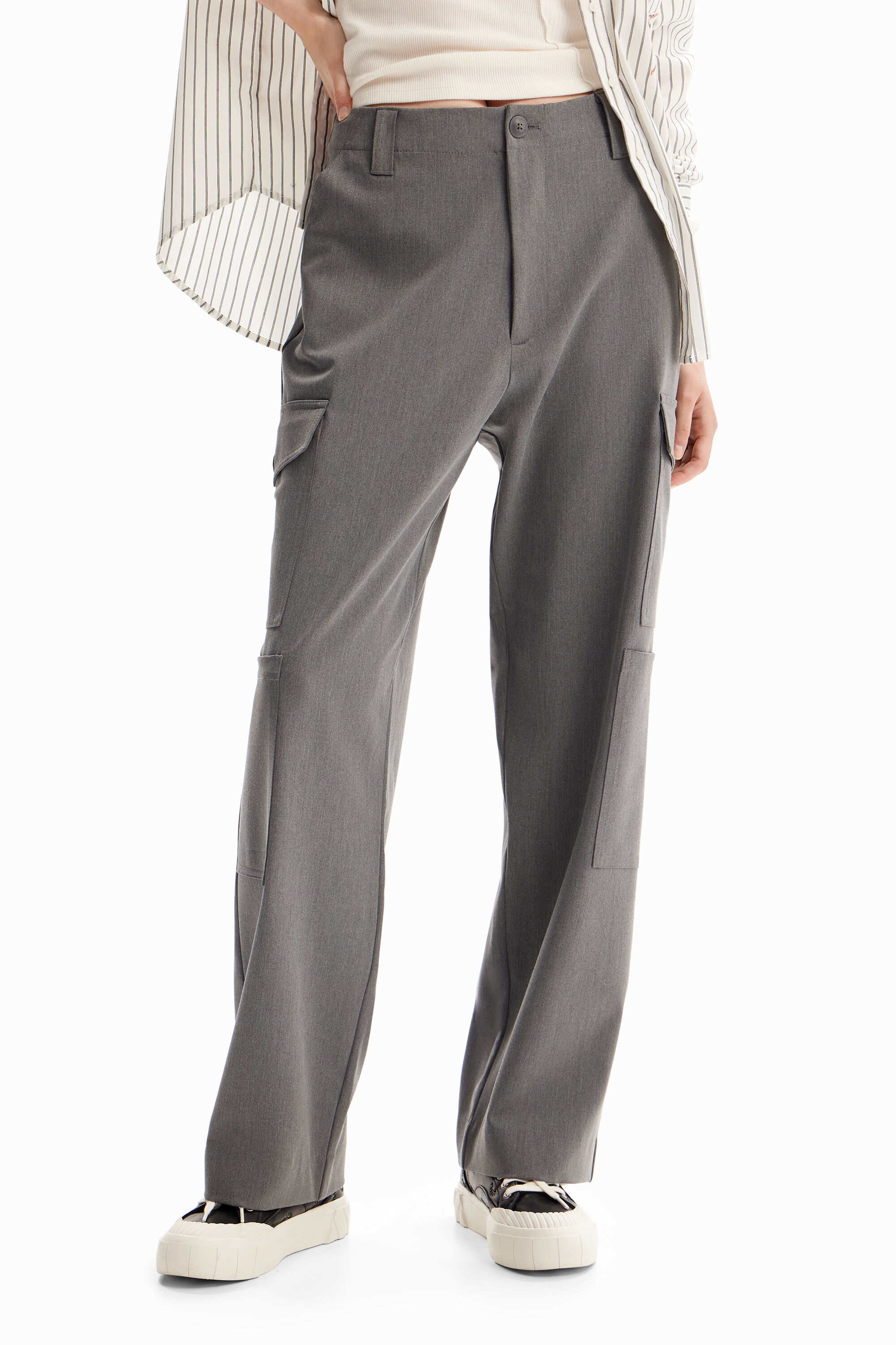 Pantal&oacute;n cargo amplio