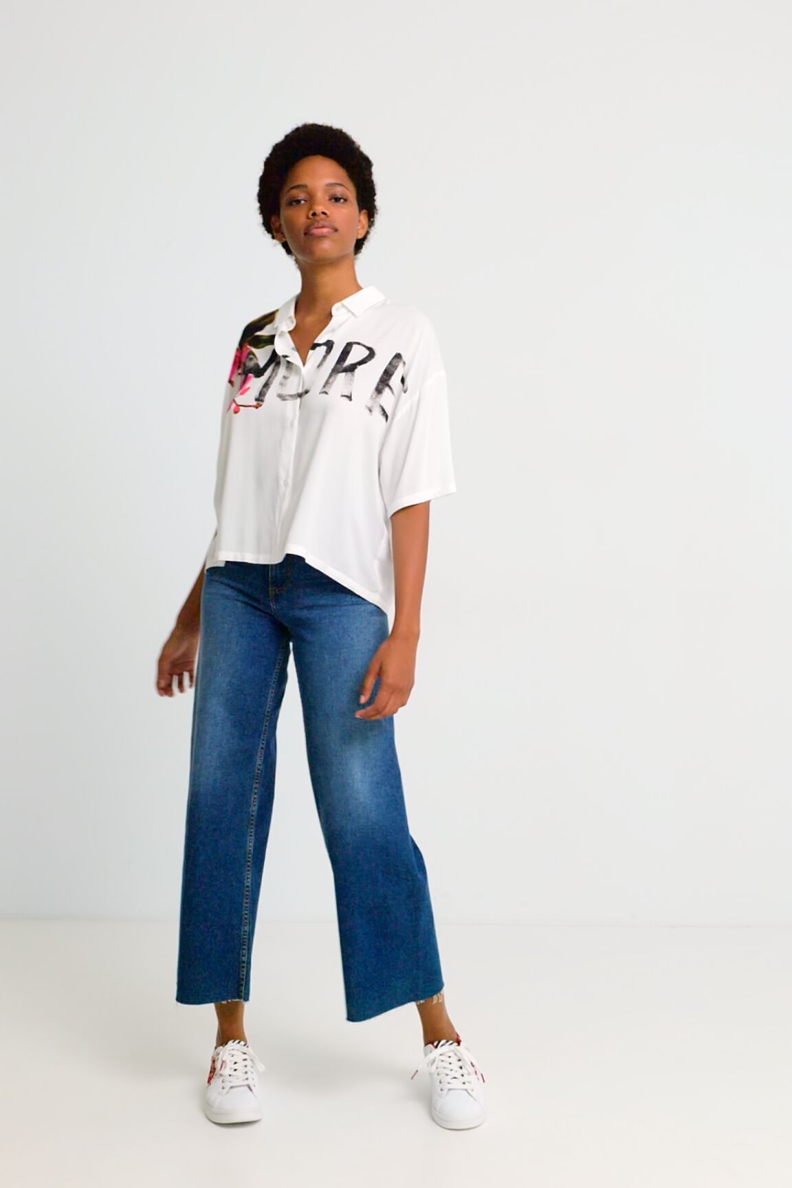 Camisa oversize corta lettering