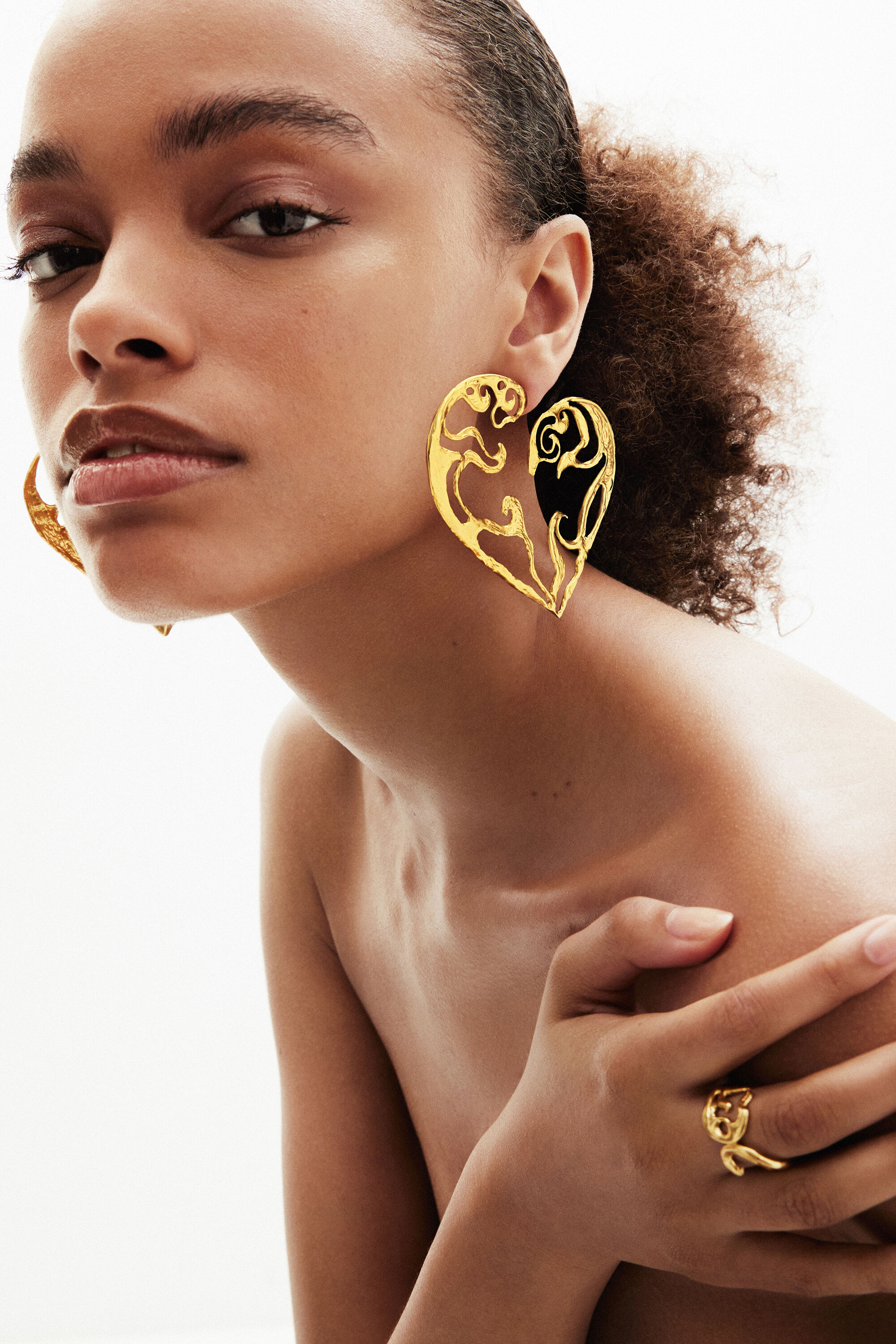 Pendientes XL coraz&oacute;n ba&ntilde;o oro Zalio