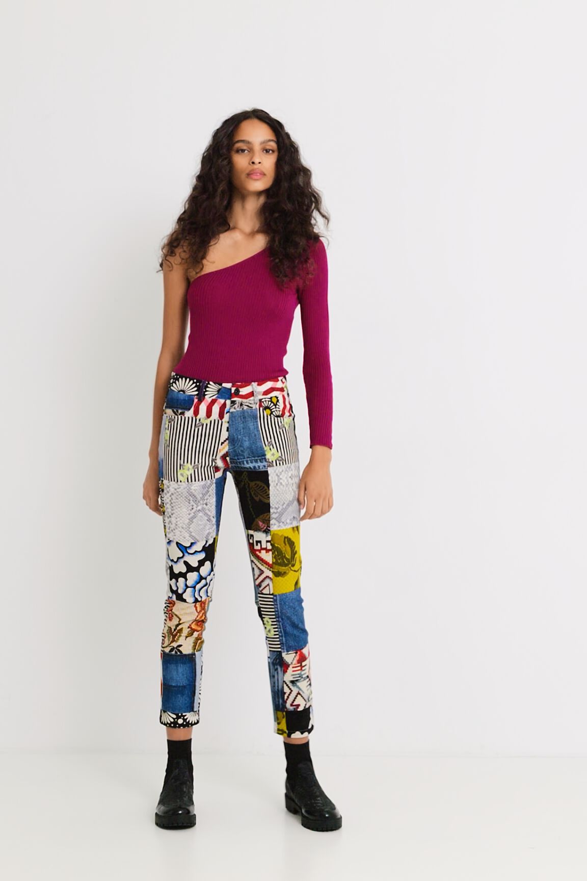 Pantal&oacute;n slim denim & patch