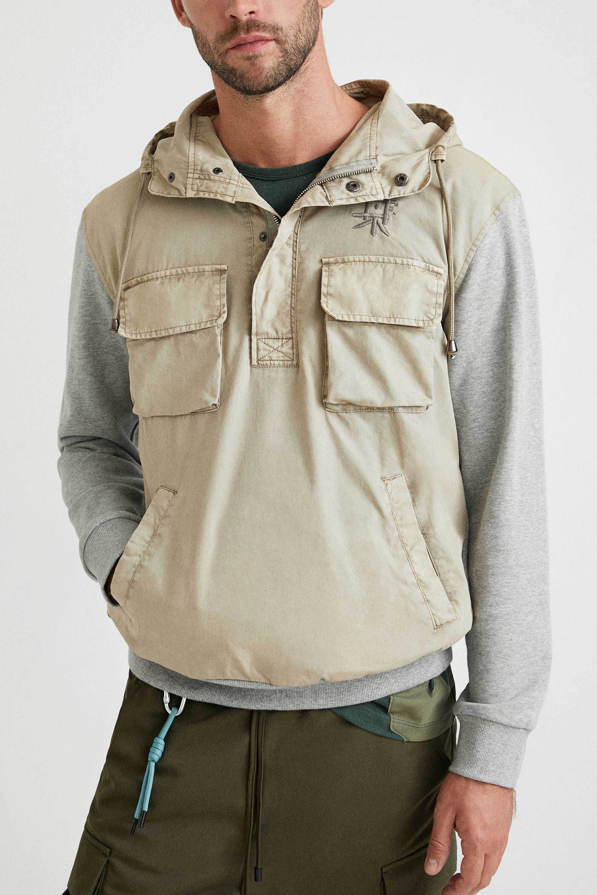 Sudadera h&iacute;brida capucha