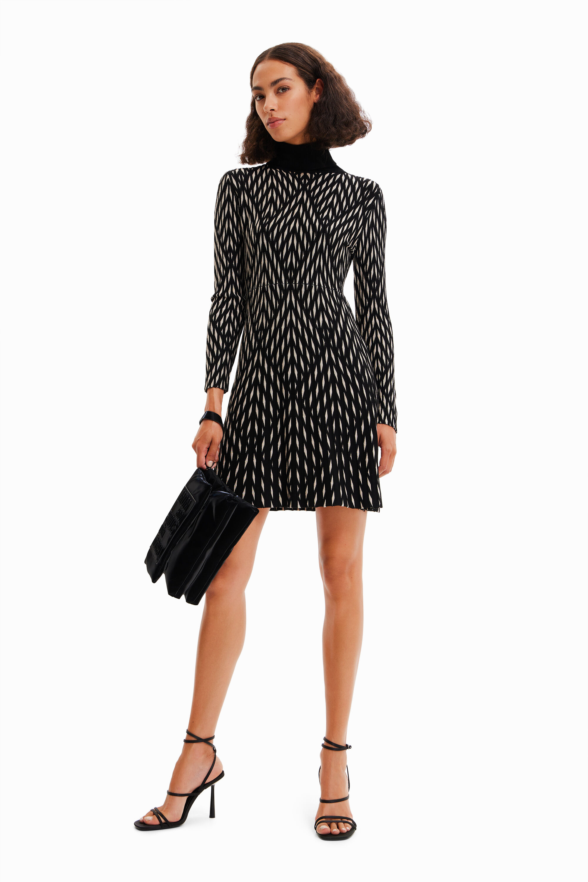Vestido corto geom&eacute;trico