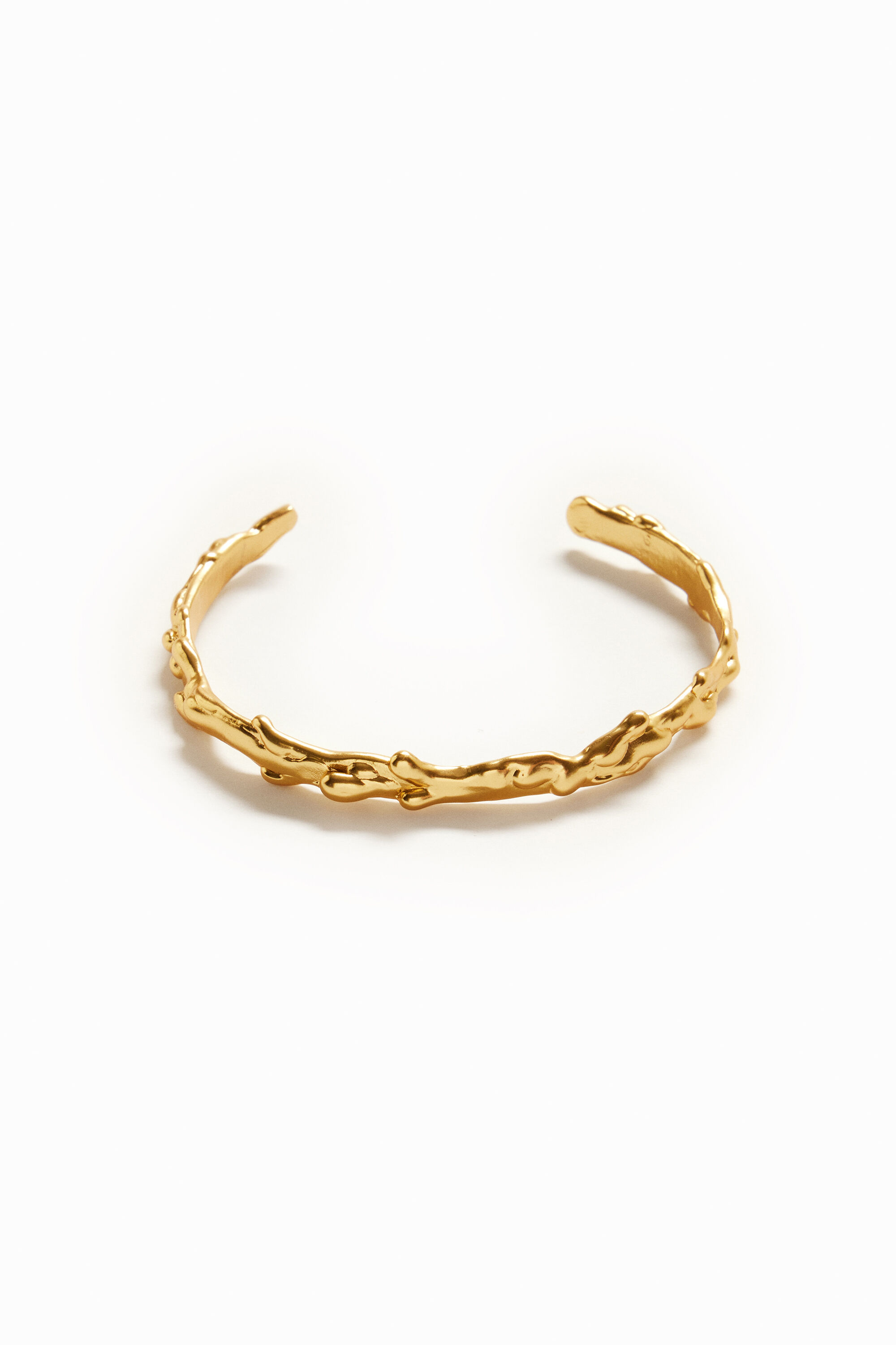 Brazalete fino ba&ntilde;o oro Zalio