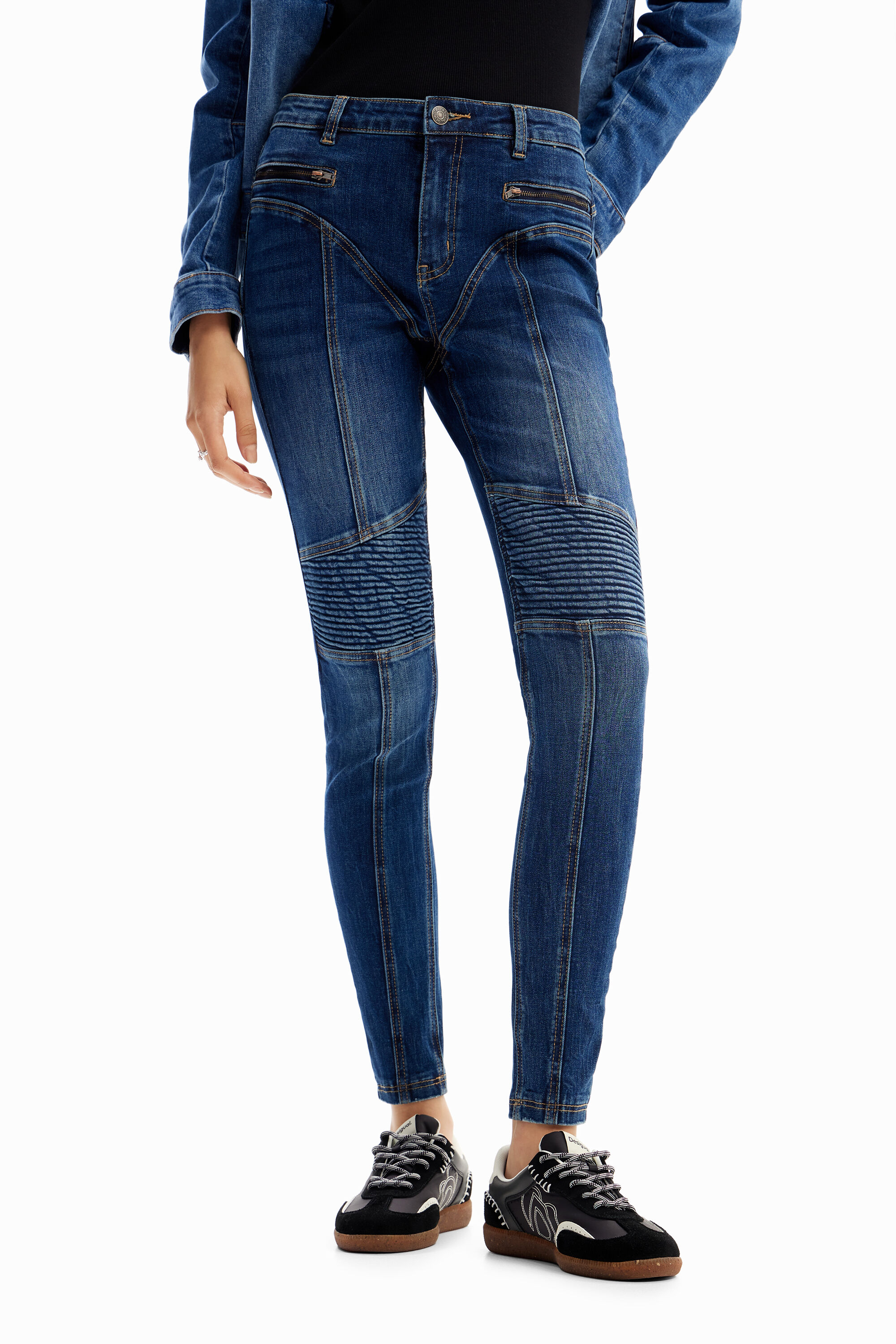 Vaqueros Slim biker