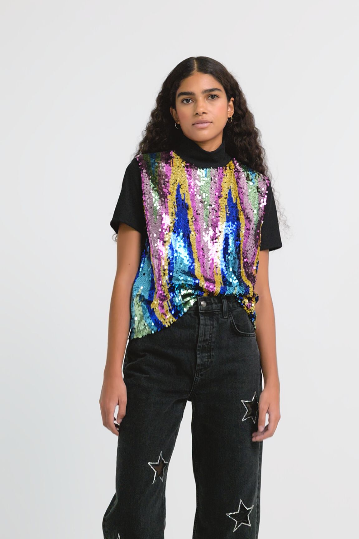 Camiseta cuello alto lentejuelas