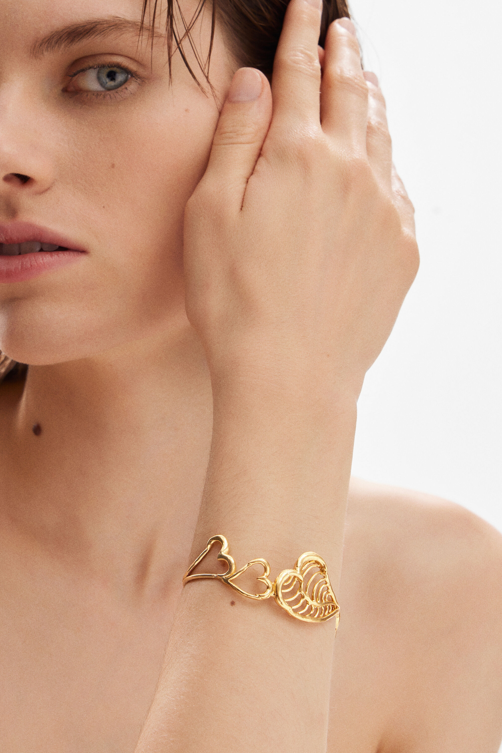 Brazalete coraz&oacute;n ba&ntilde;o oro Zalio