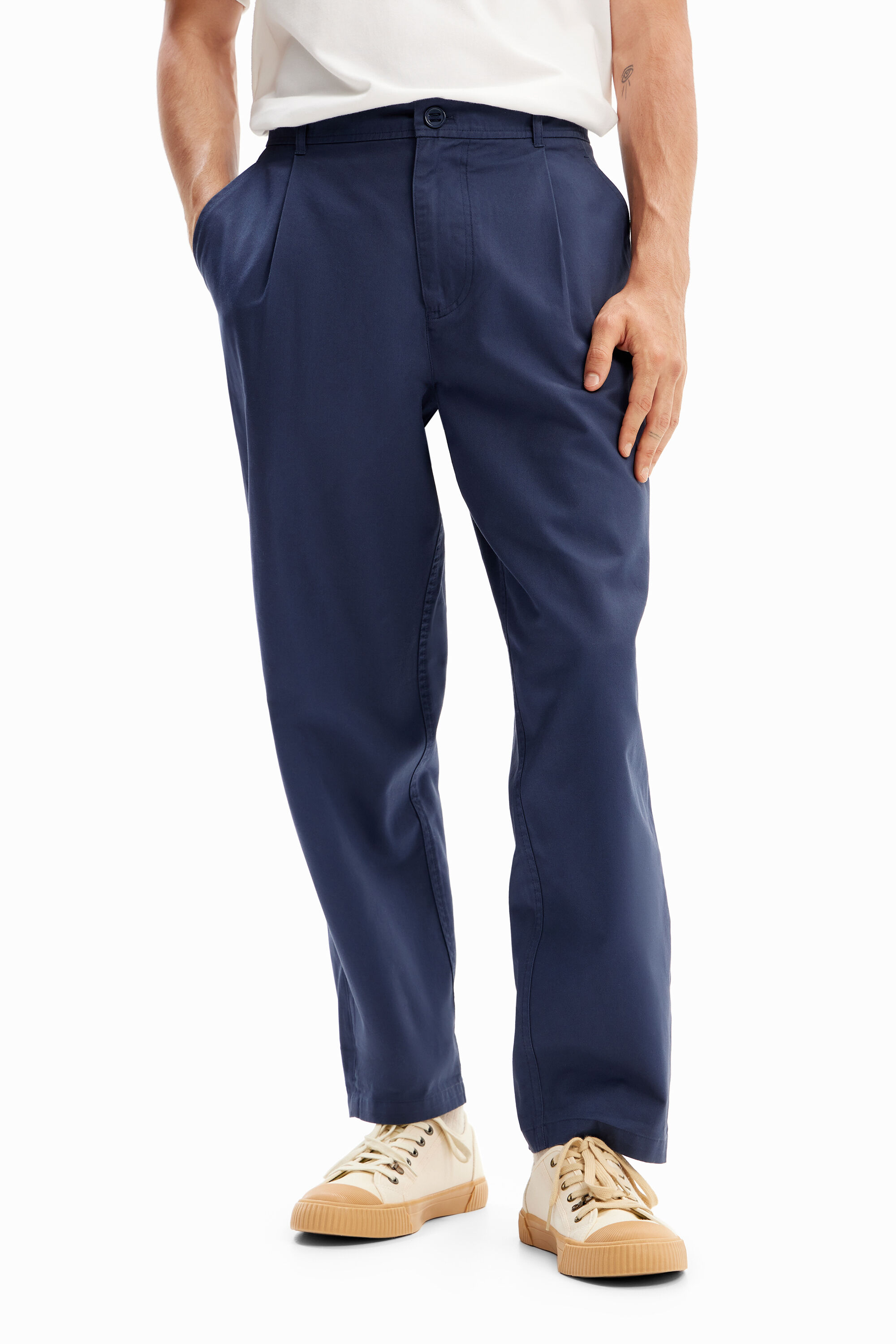 Pantal&oacute;n chino tapered