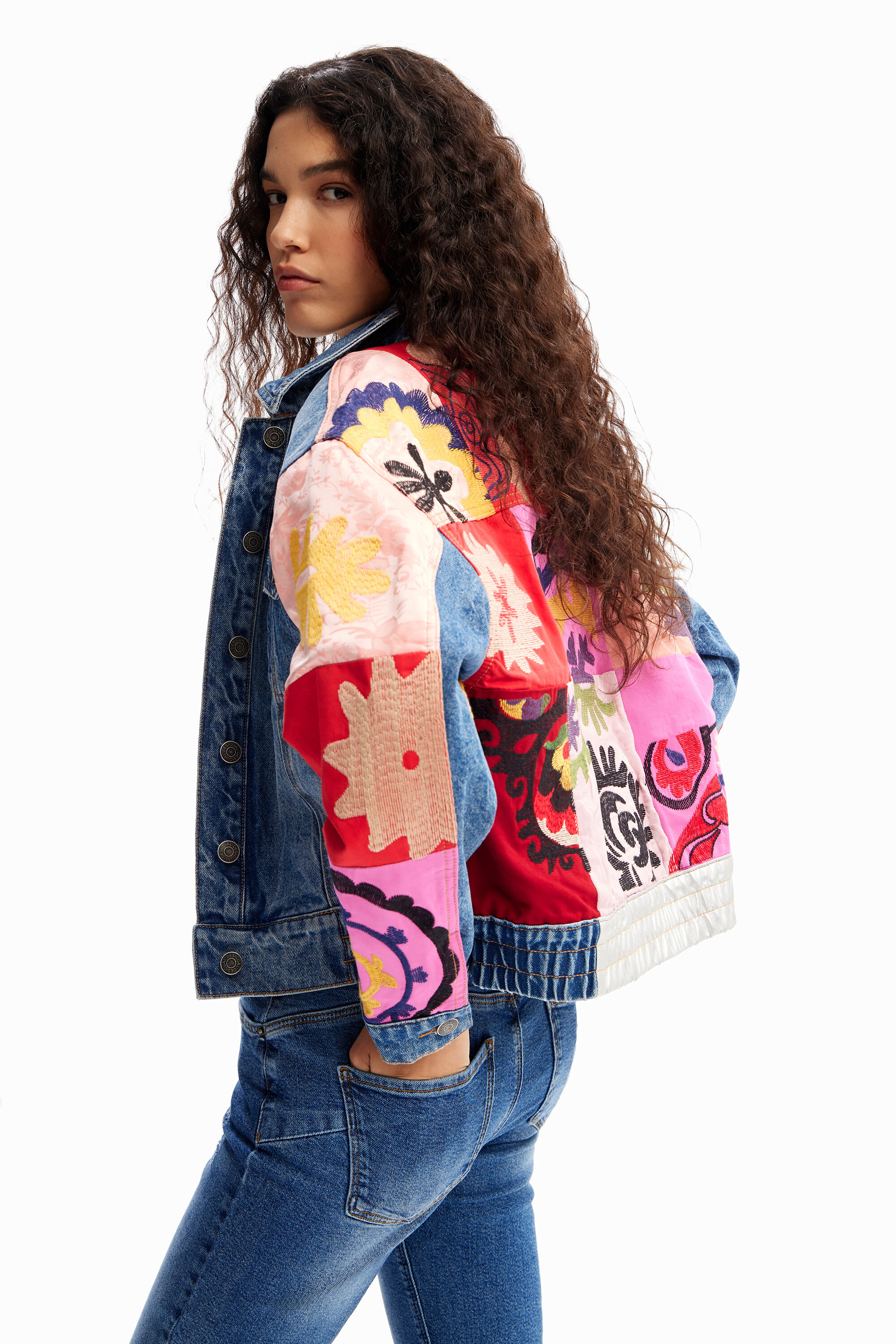 Chaqueta vaquera corta patch