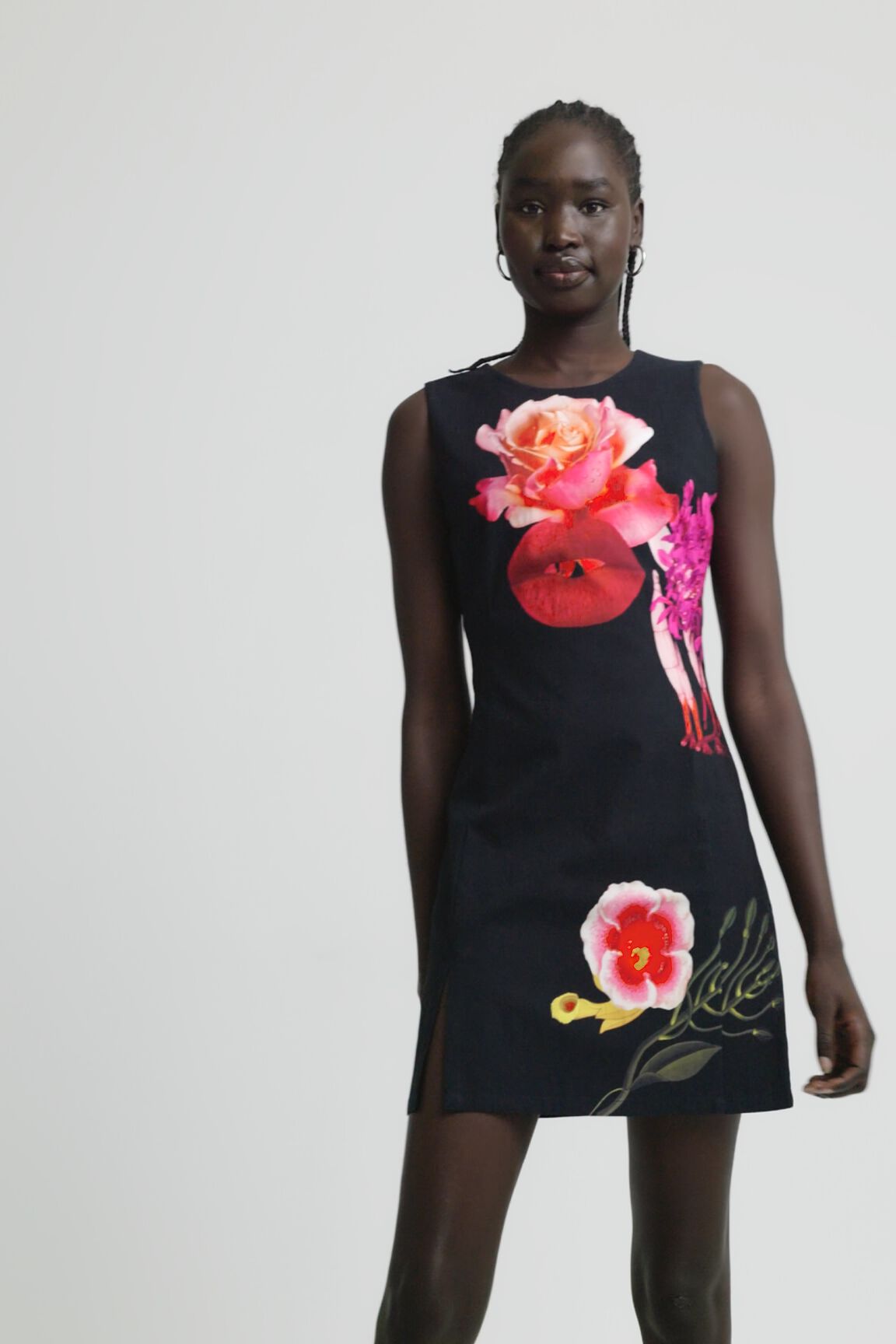 Vestido corto sin mangas