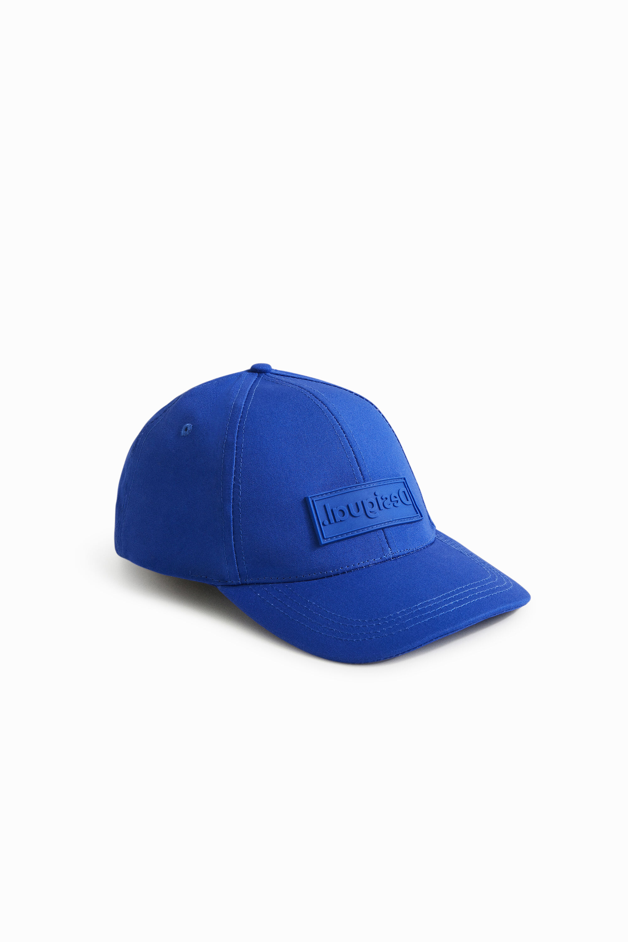 Gorra placa logo y mensajes