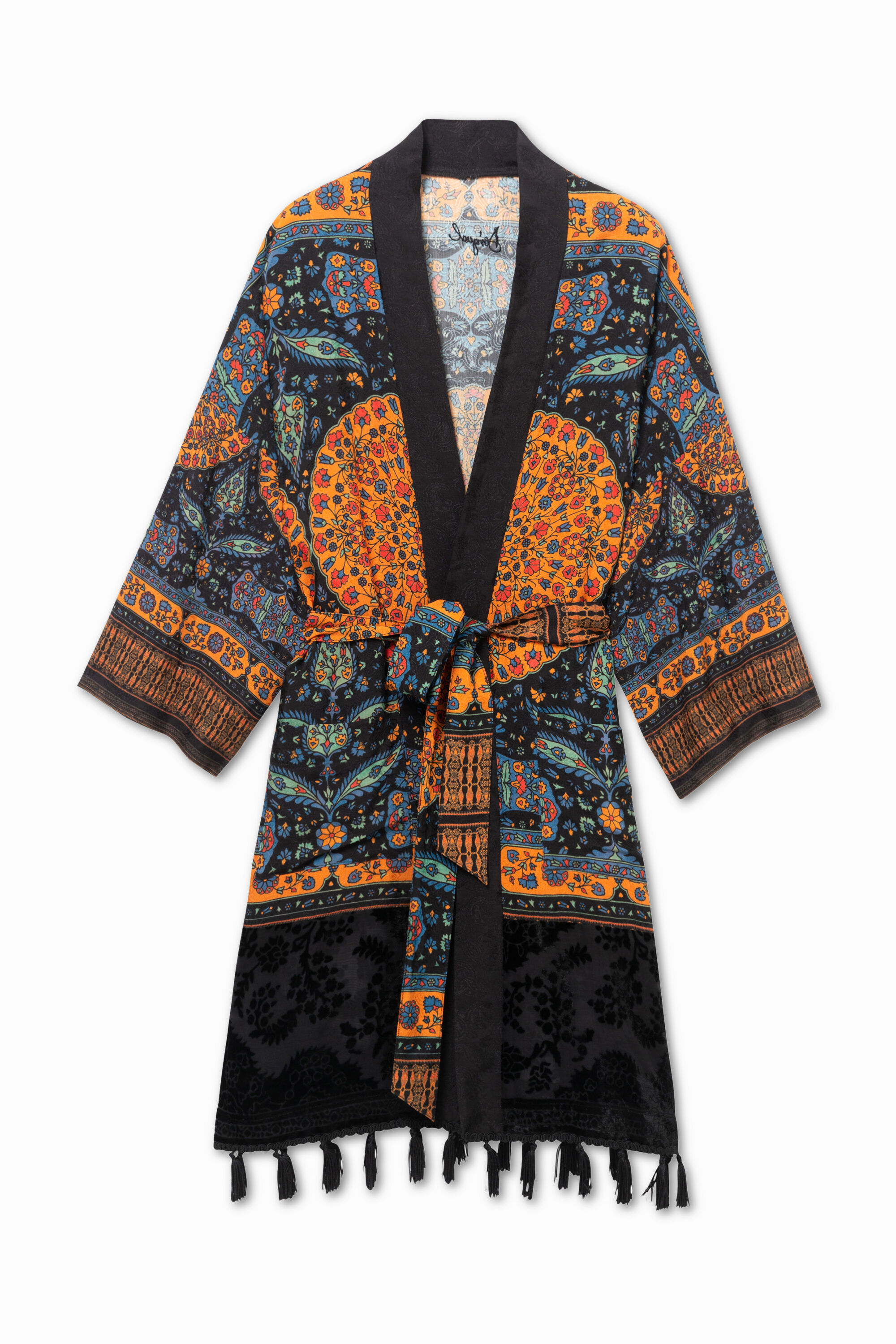 Kimono &eacute;tnico borlas