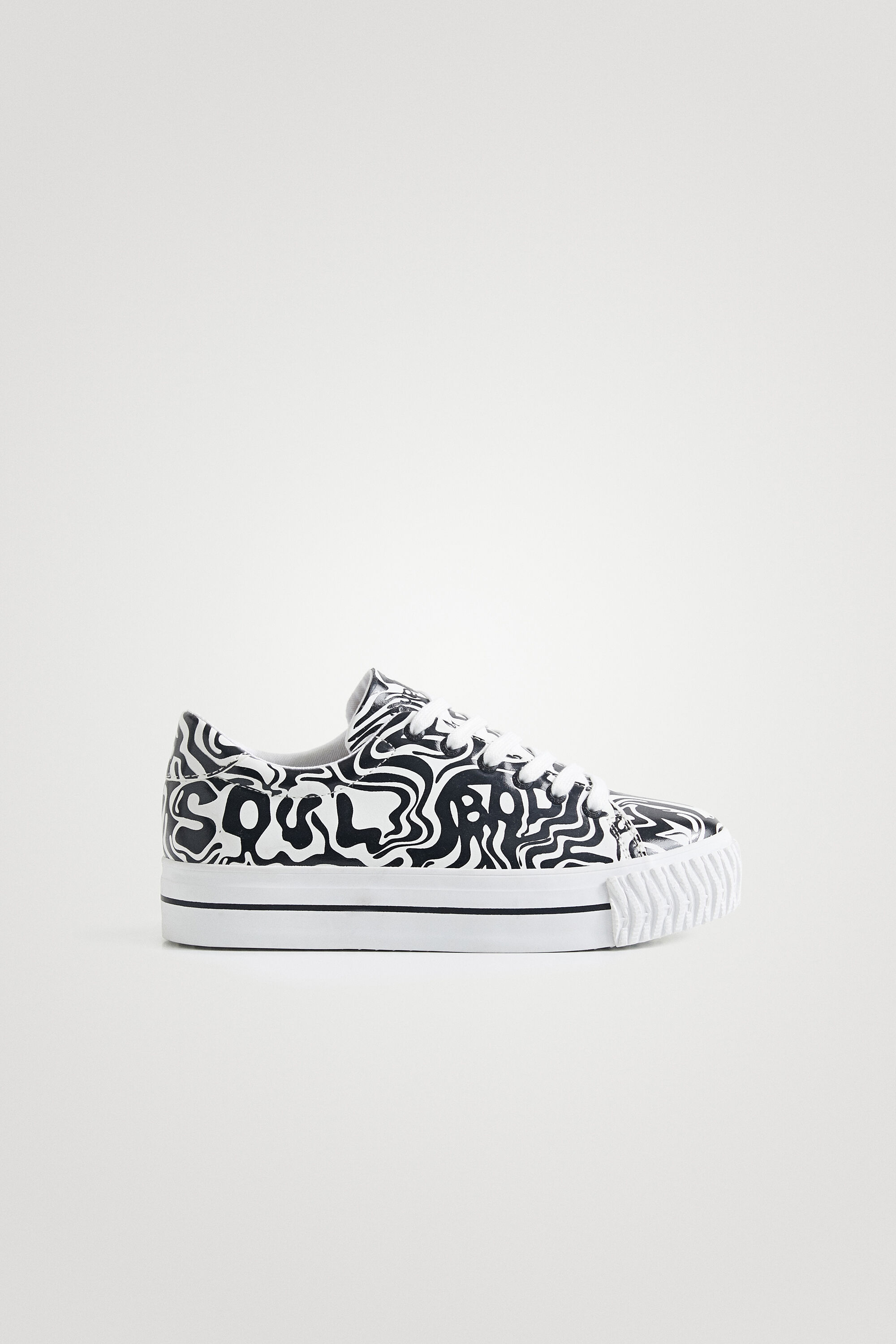 Sneakers piel sint&eacute;tica estampadas