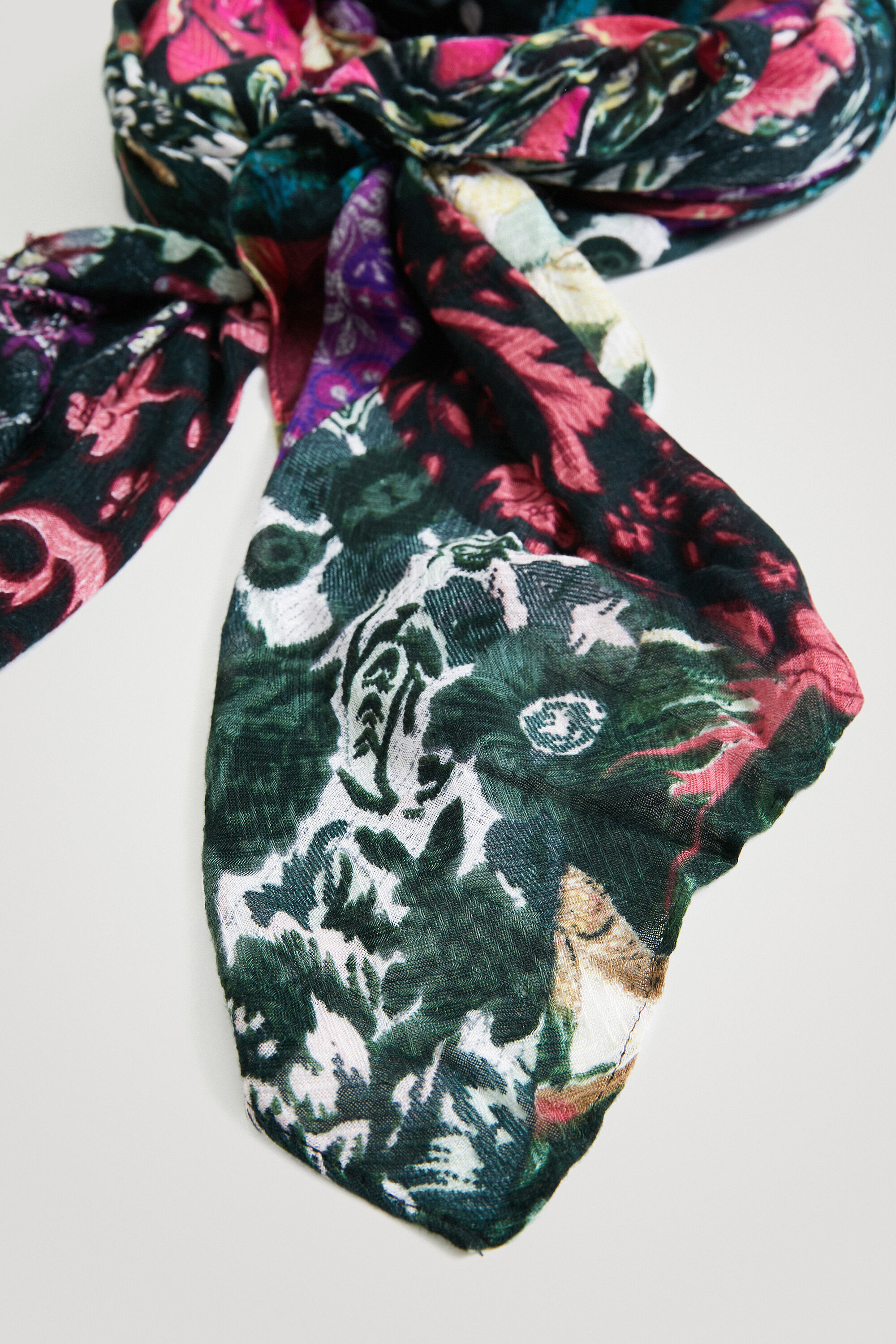 Foulard rectangular patch floral