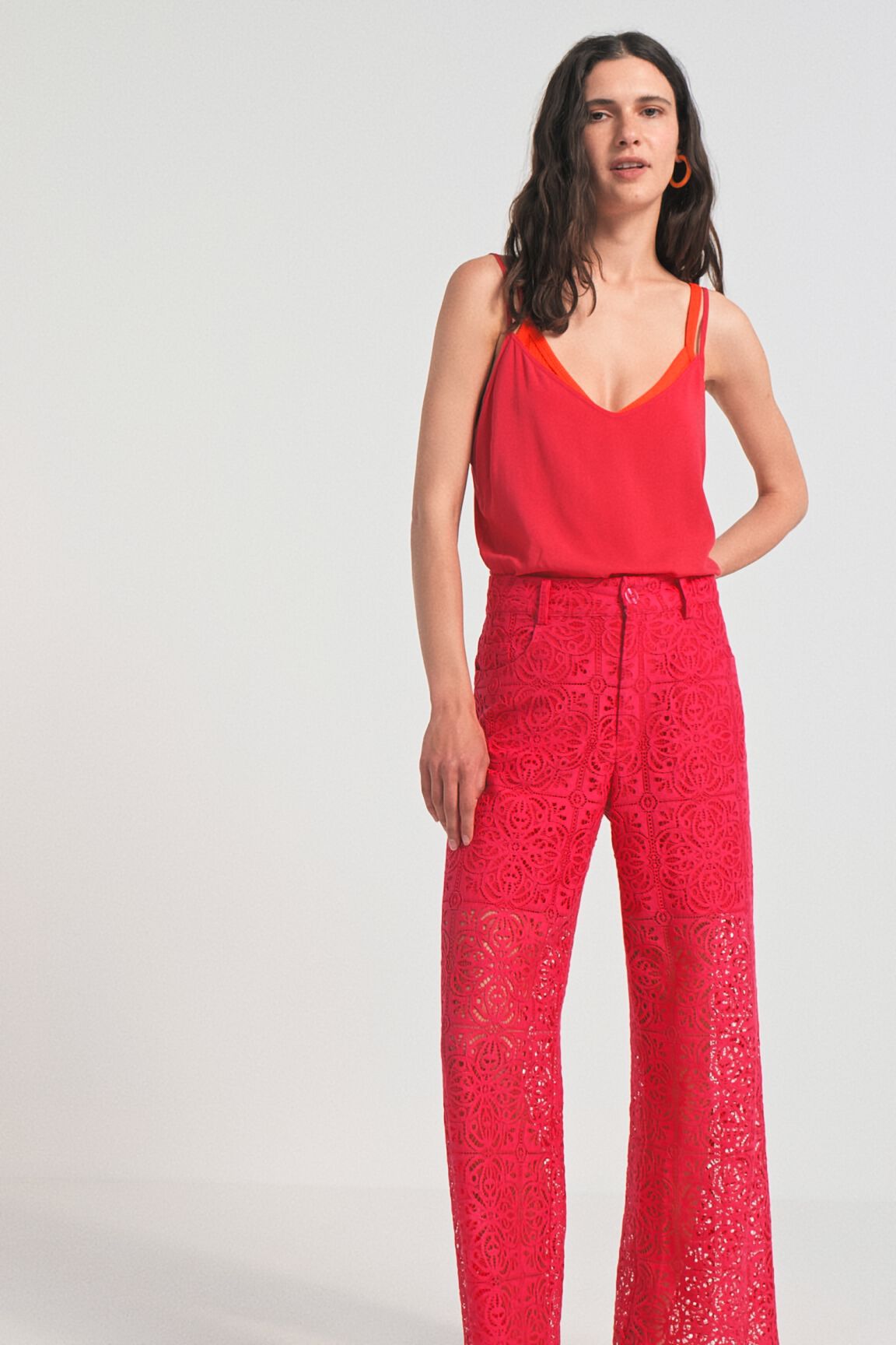 Pantal&oacute;n encaje y transparencias