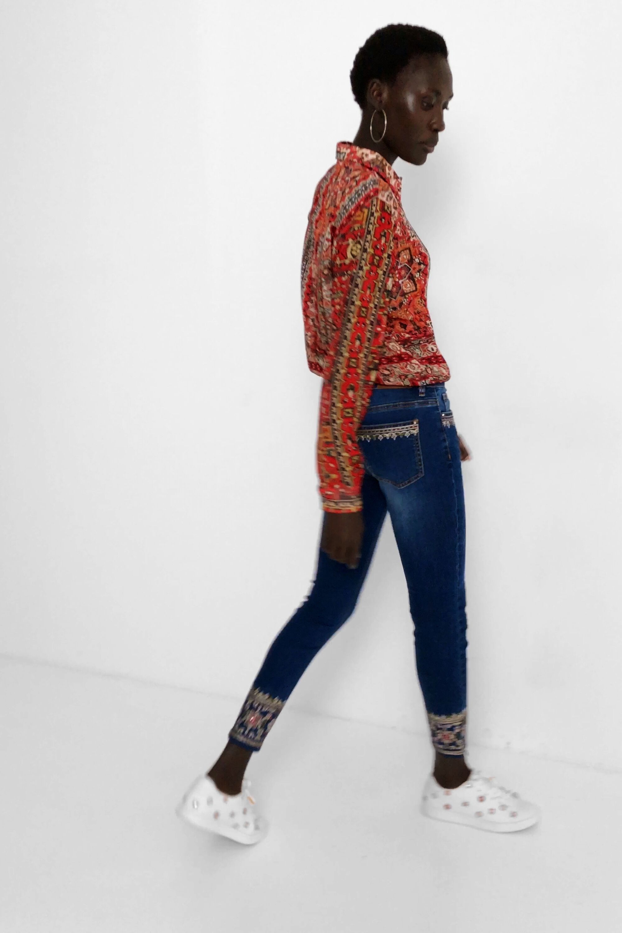 Pantal&oacute;n vaquero skinny ex&oacute;tico