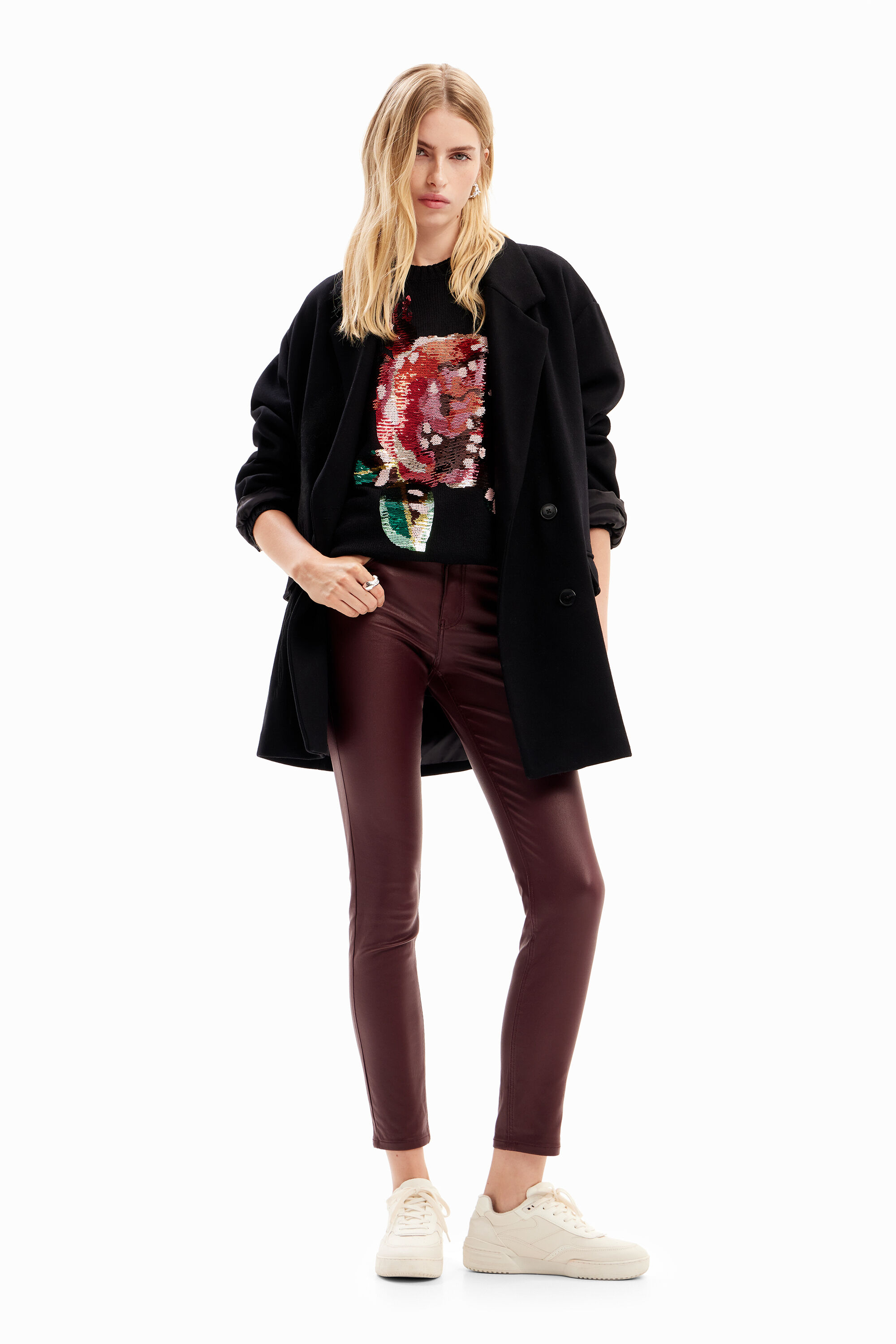 Pantal&oacute;n Slim efecto piel