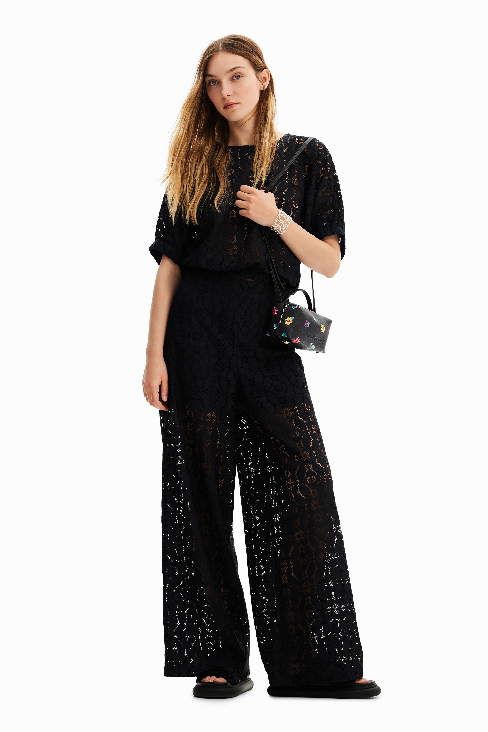 Pantal&oacute;n encaje transparencias