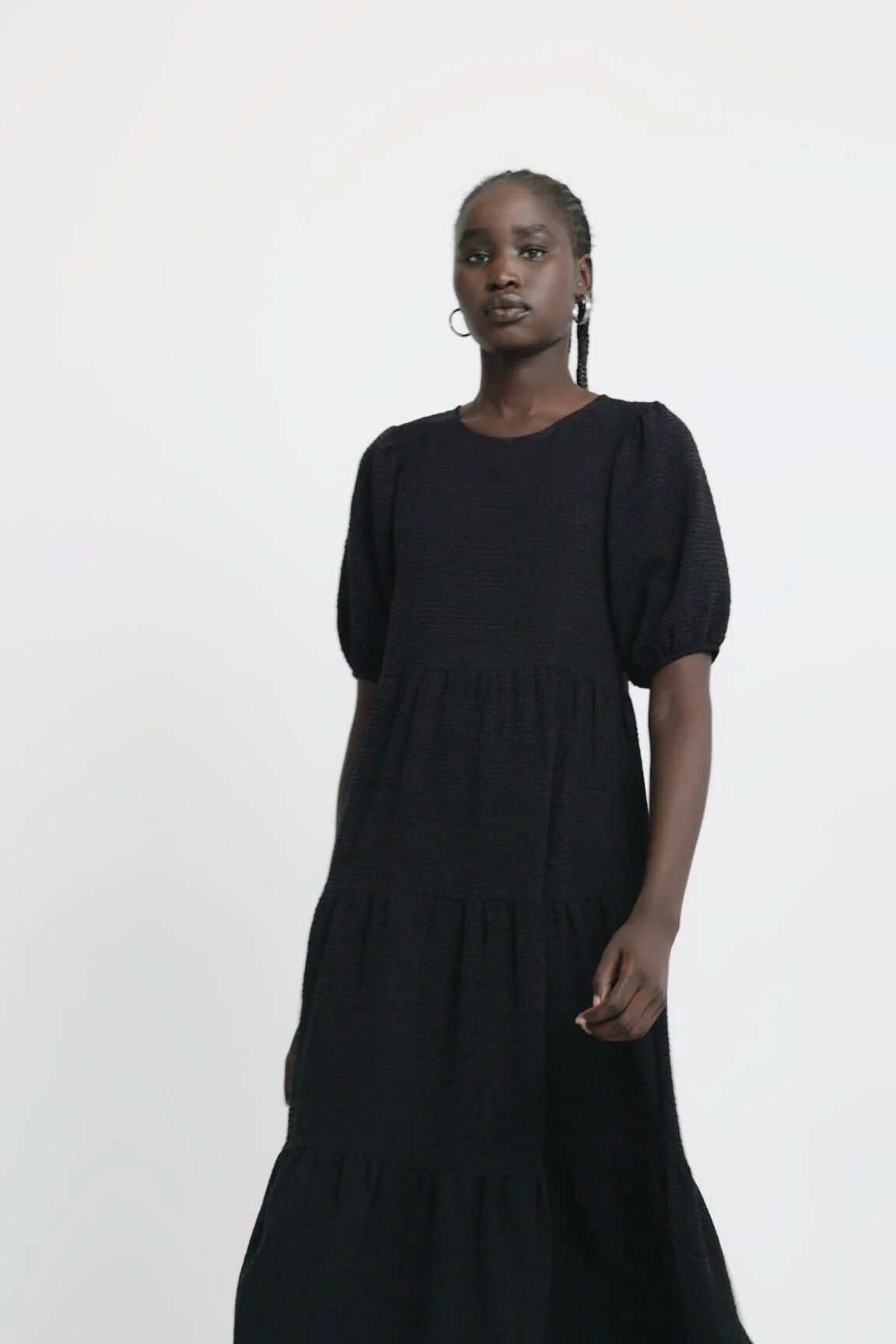 Vestido liso texturizado midi