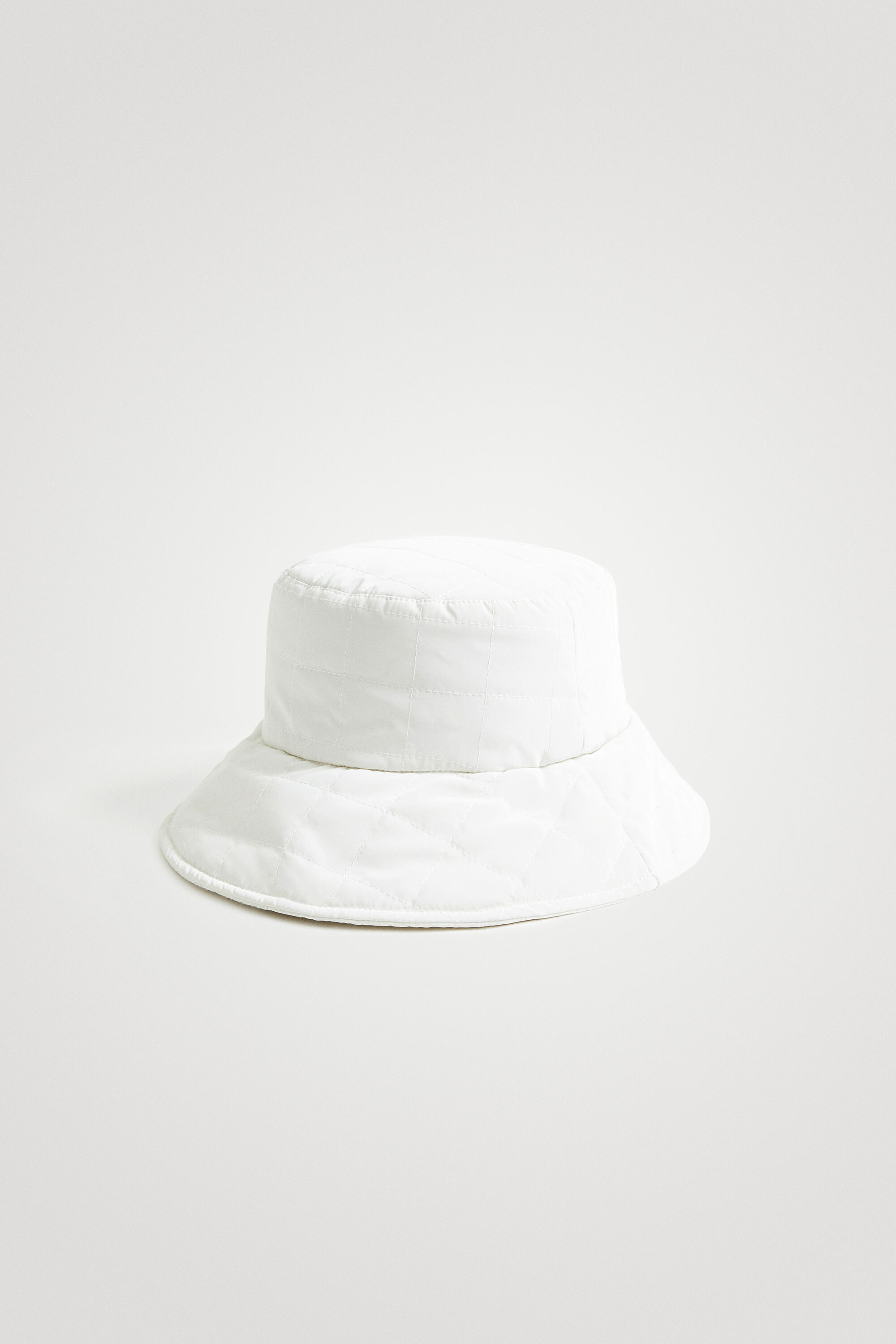 Sombrero de lluvia capiton&eacute;