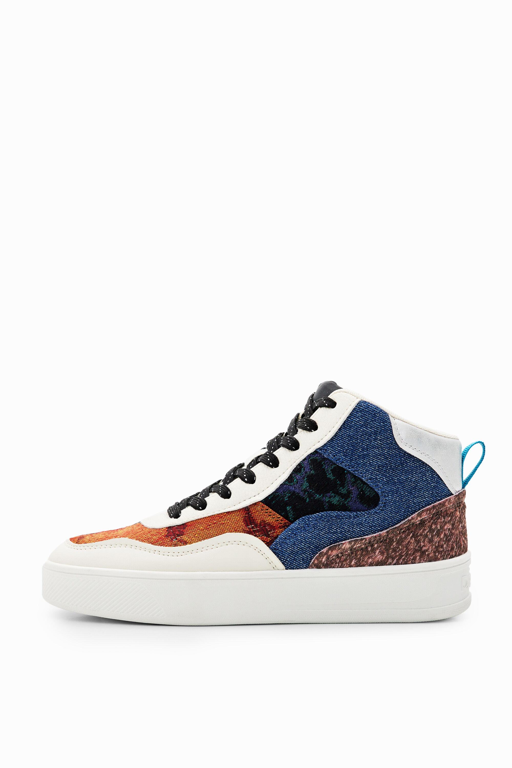 Sneakers ca&ntilde;a media patch