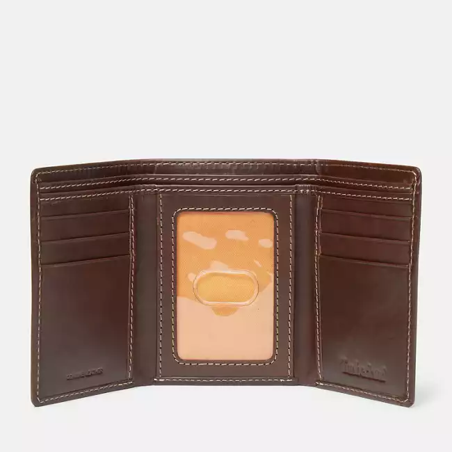 Men's Waxy Pull Up Trifold