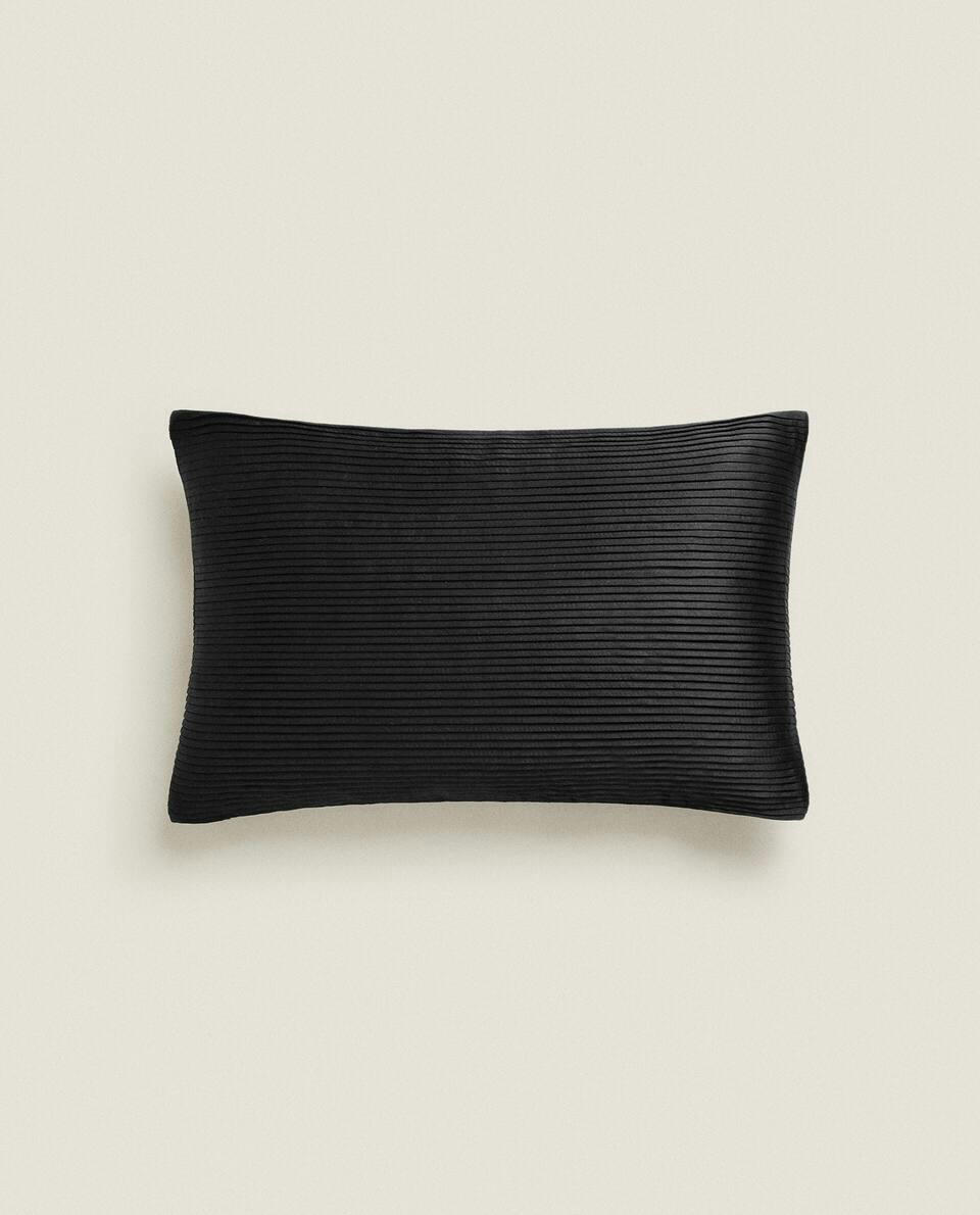 PLEATED CUSHION COVER