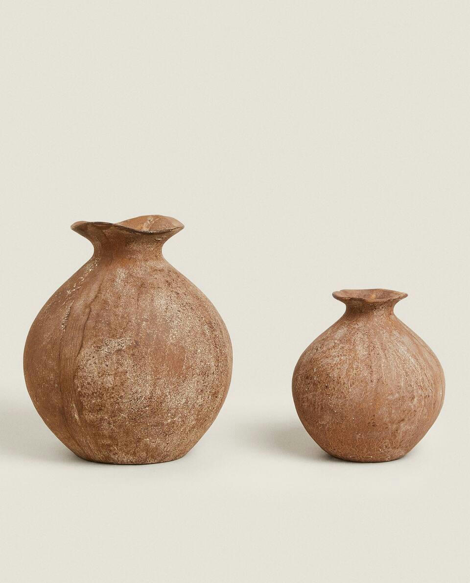 DECORATIVE ALUMINIUM VASE