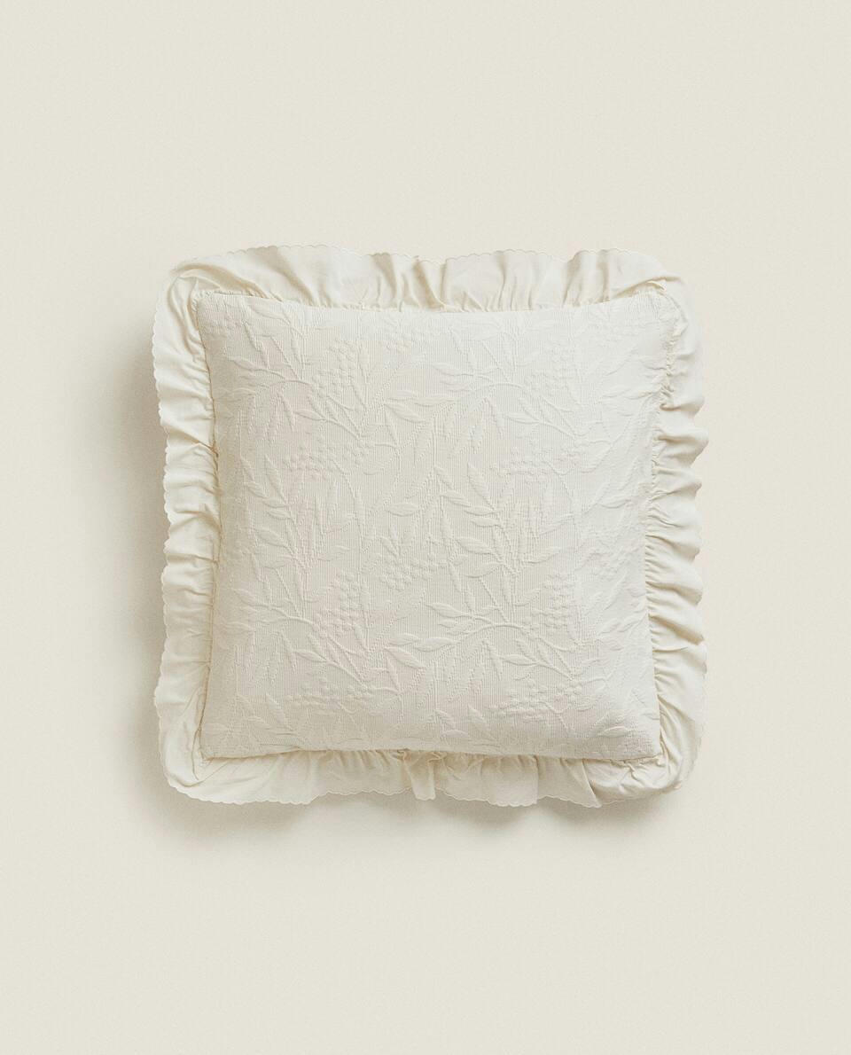 RUFFLE CUSHION COVER